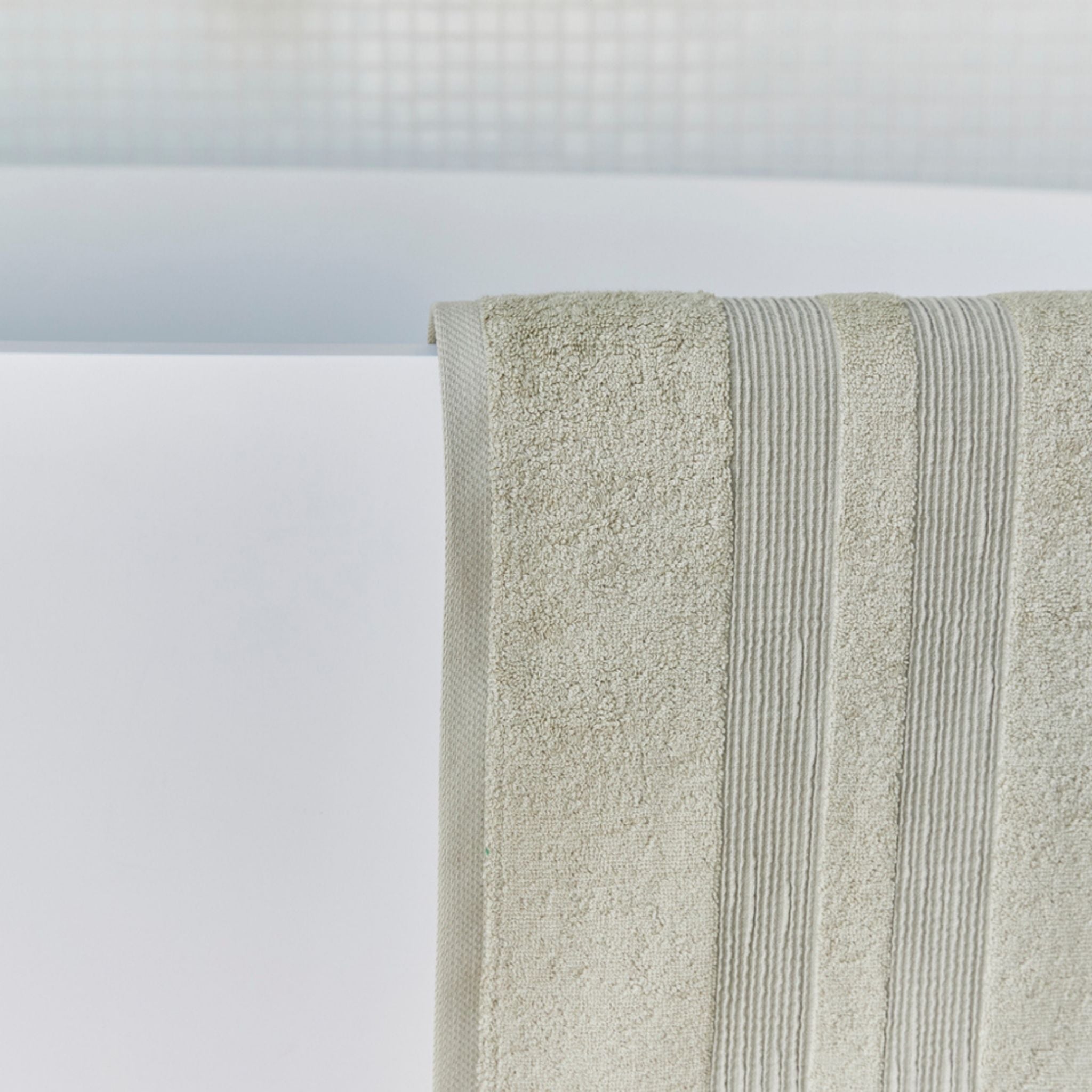 Khaki green Elegance - Torres Novas