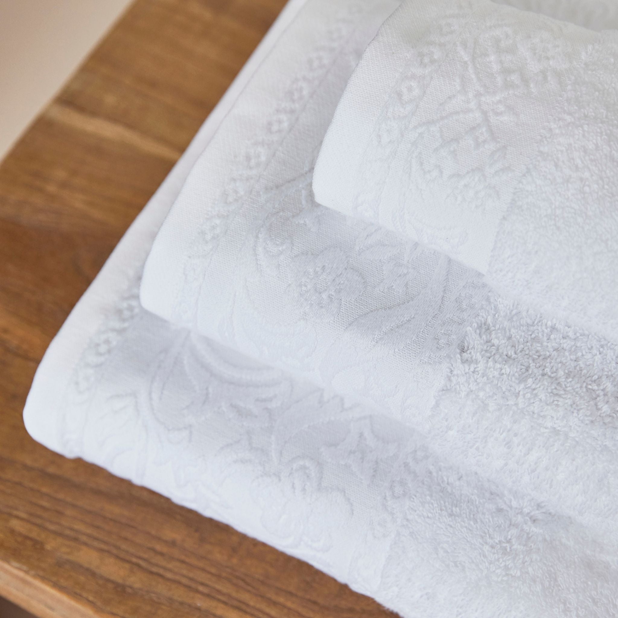 White Royale - Torres Novas