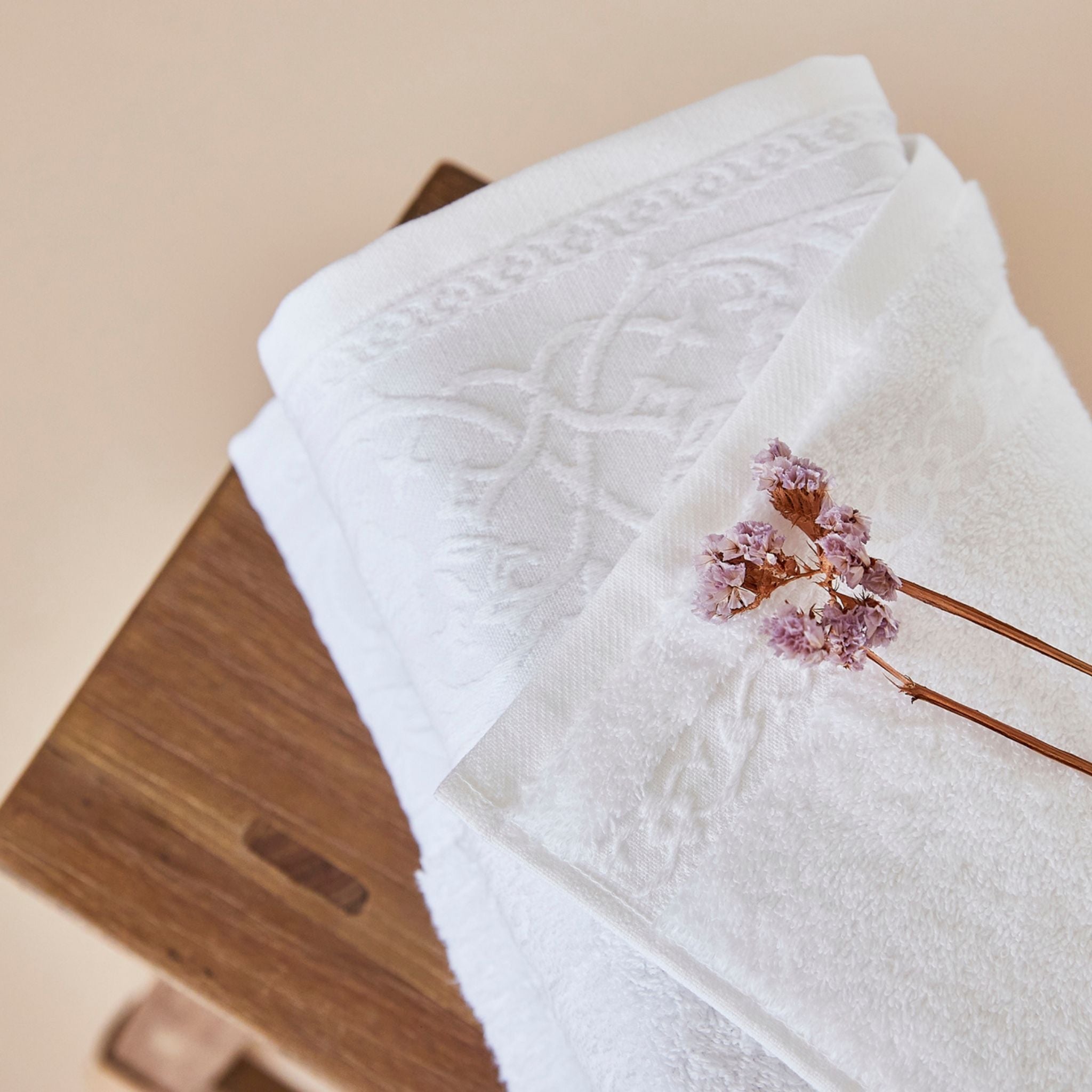 White Royale - Torres Novas