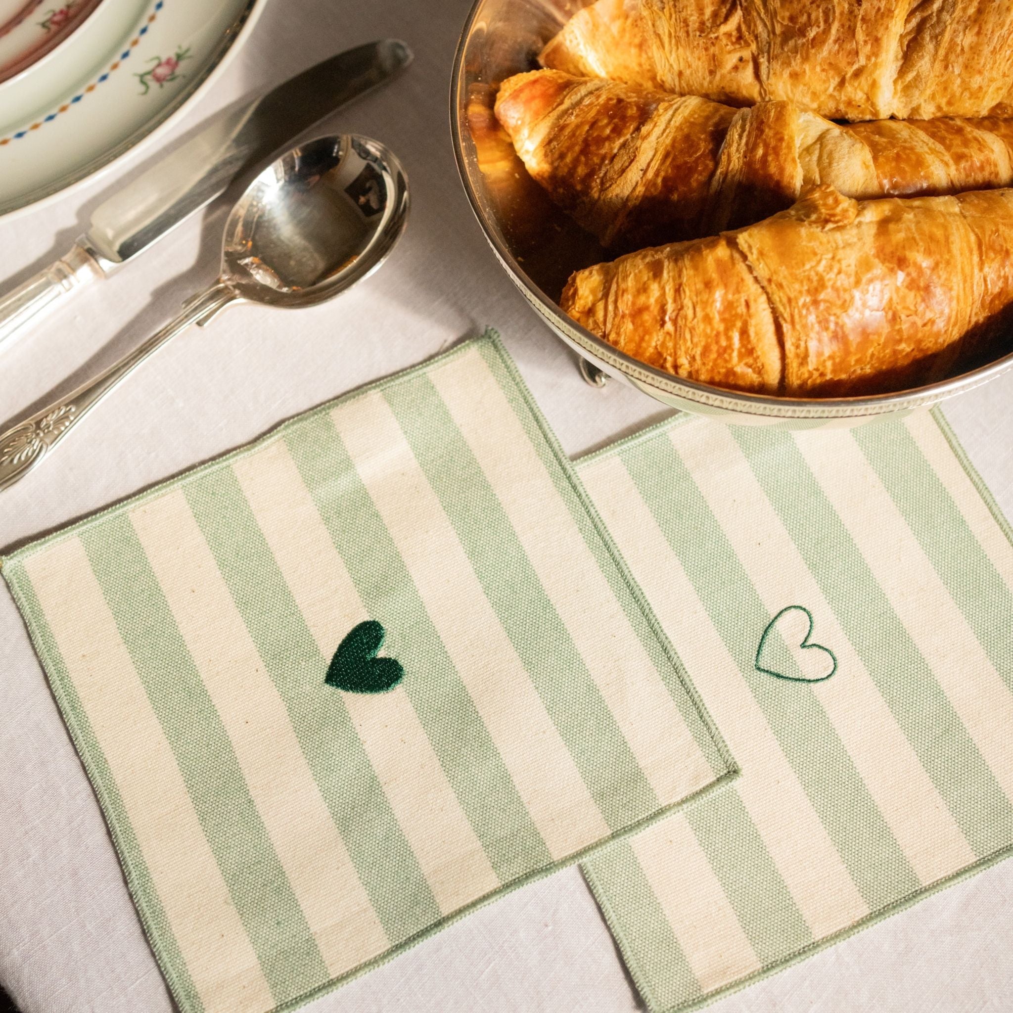 Barra Napkins with heart embroidery