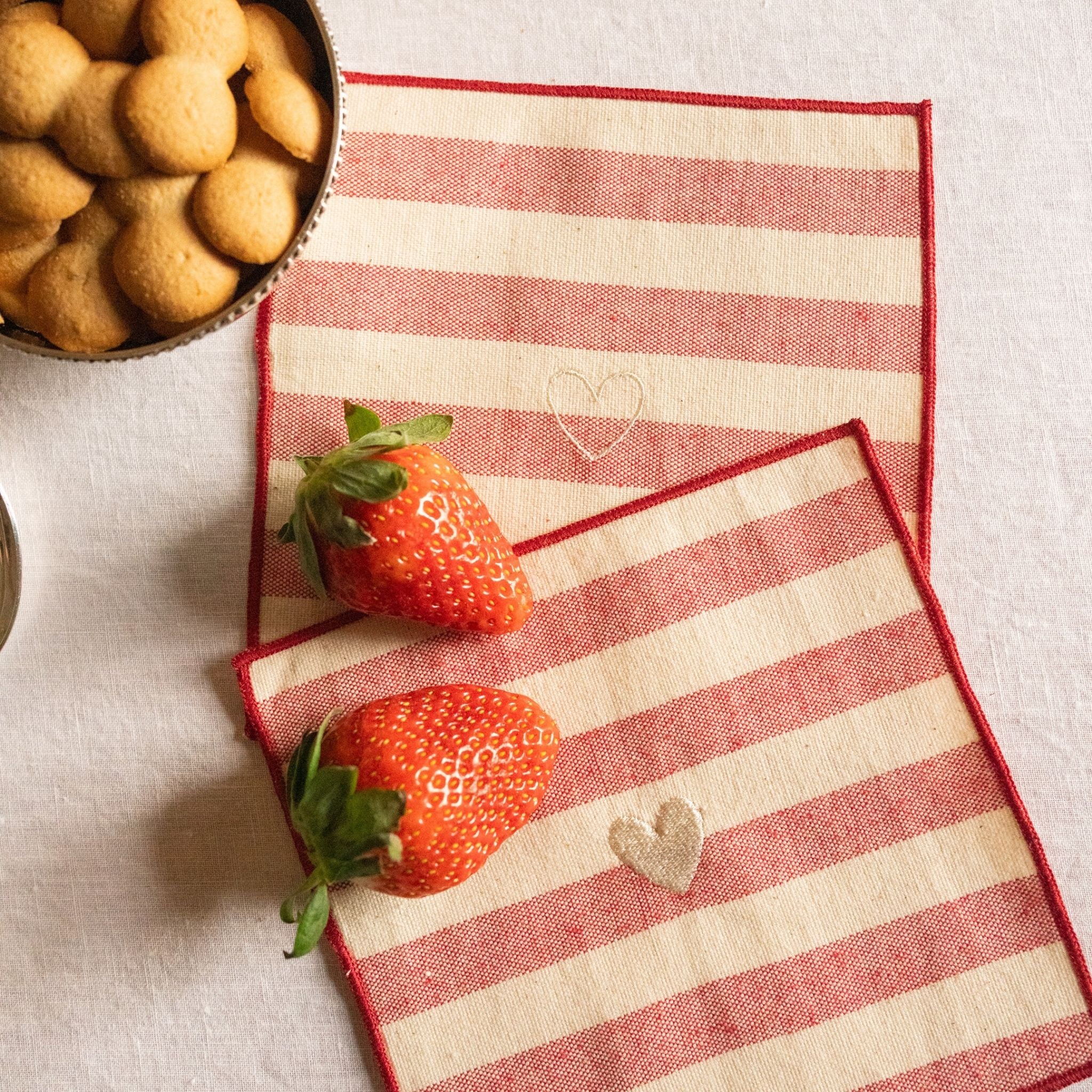 Barra Napkins with heart embroidery