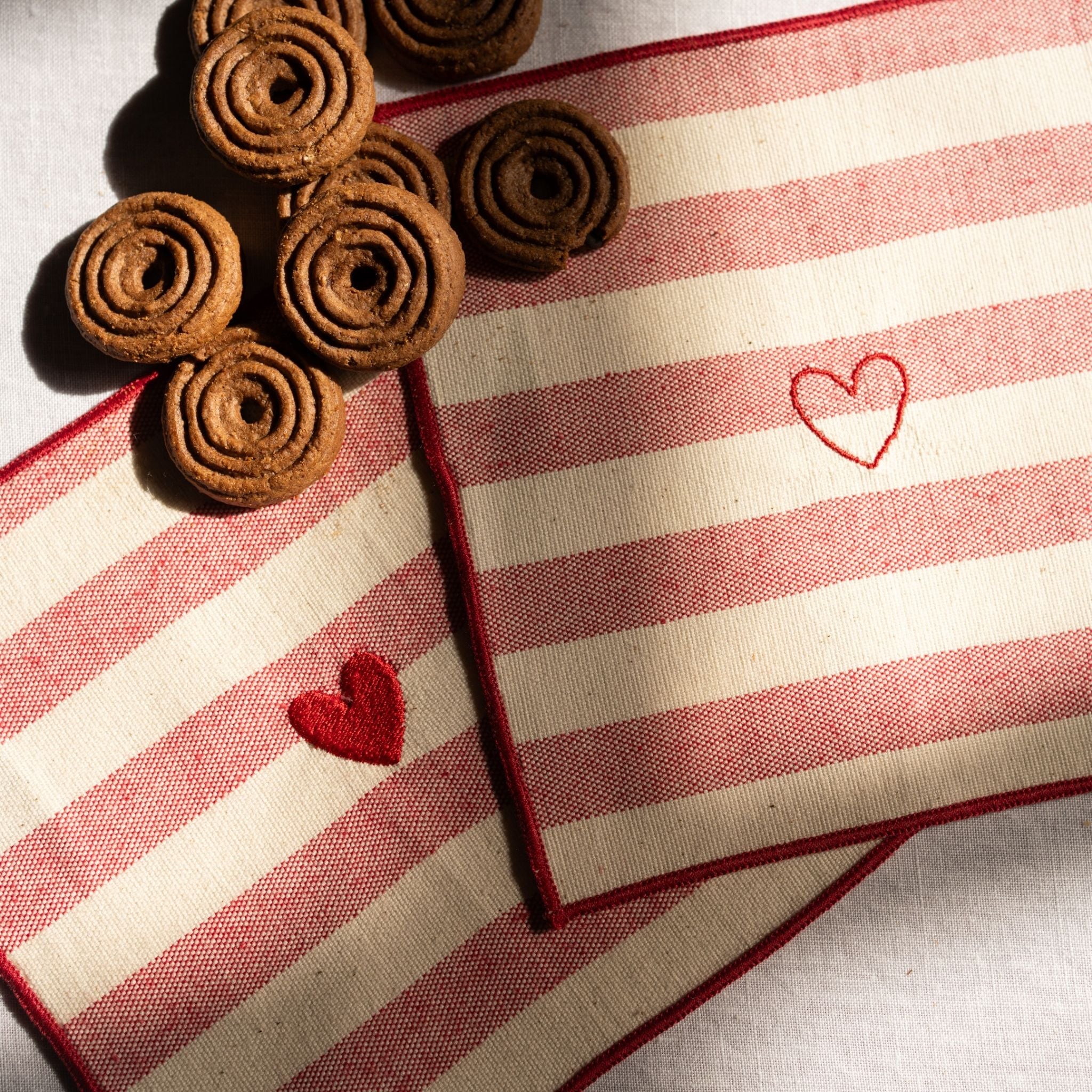 Barra Napkins with heart embroidery