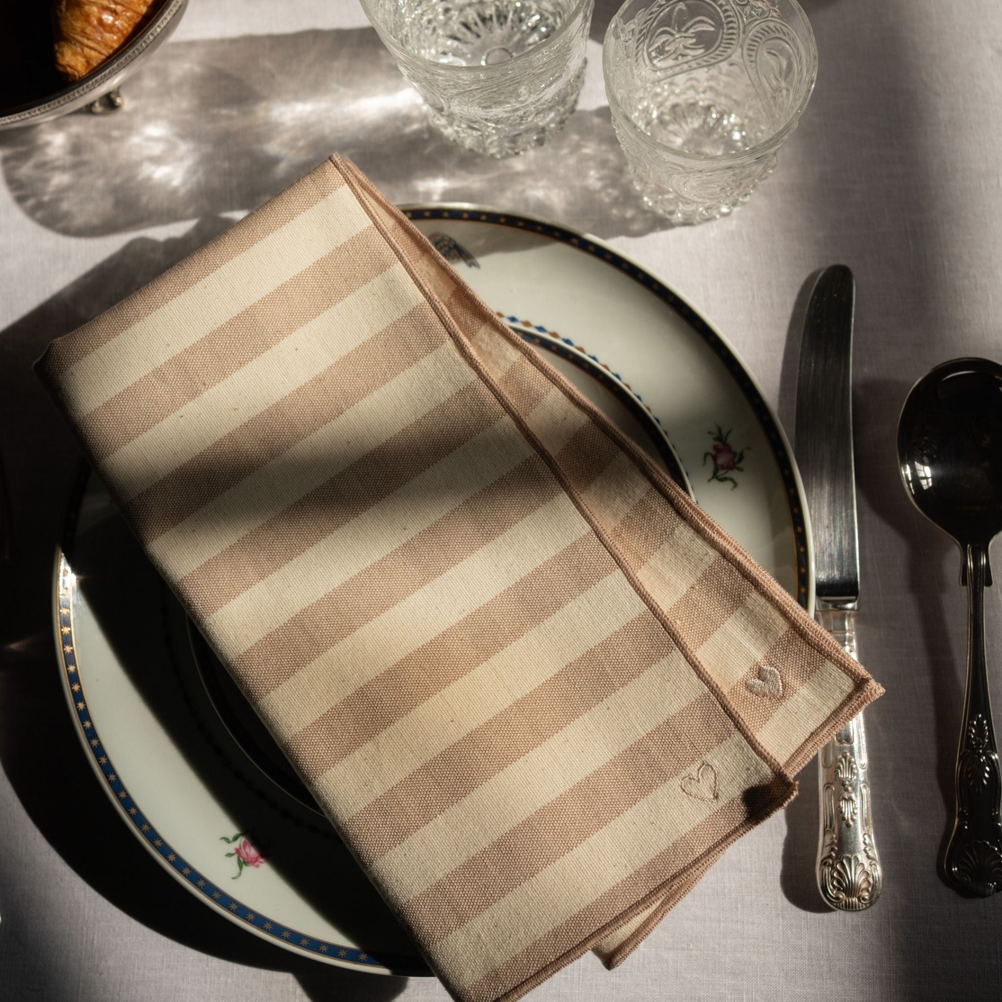 Barra Napkins with heart embroidery