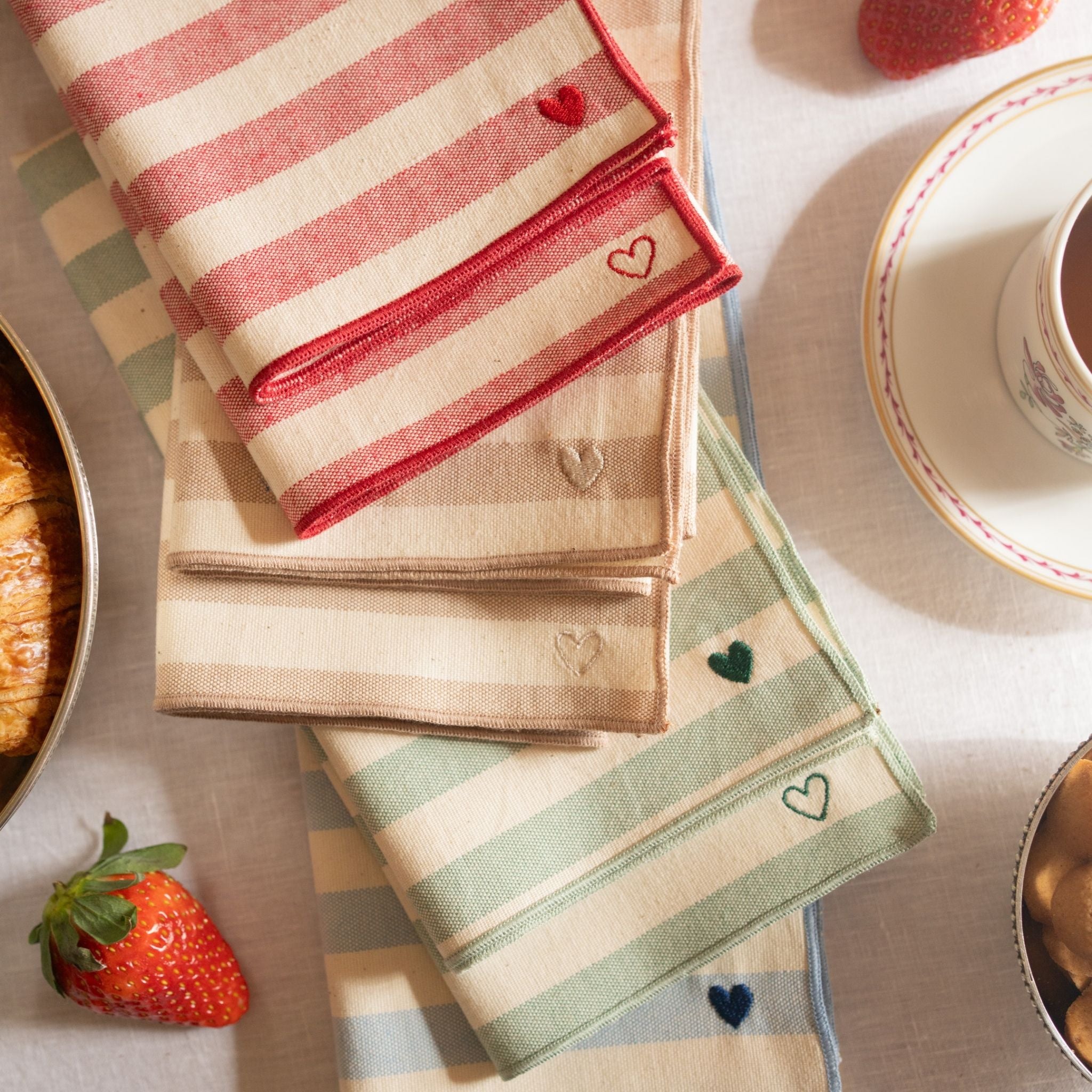 Barra Napkins with heart embroidery