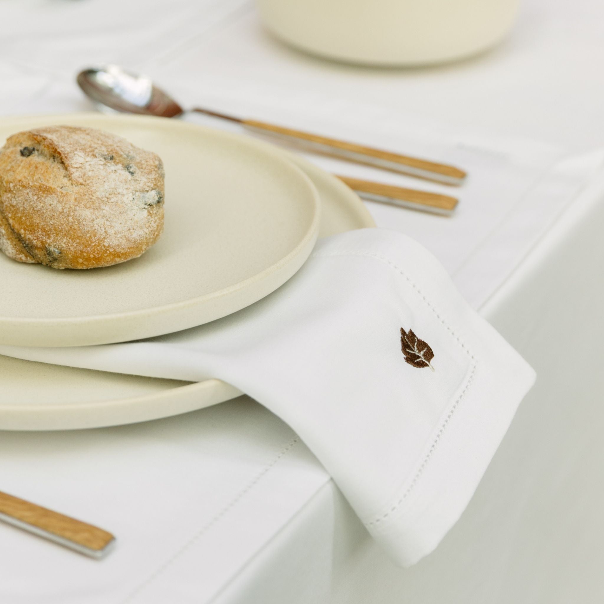 Mafra cotton napkins with fall embroidery