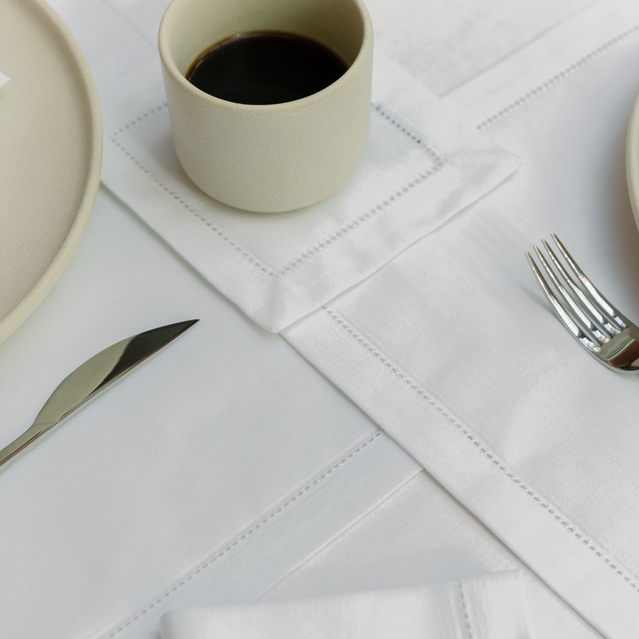 torres-novas-table-mafra-cotton-plain-cocktail-napkin-white-lifestyle-6.jpg