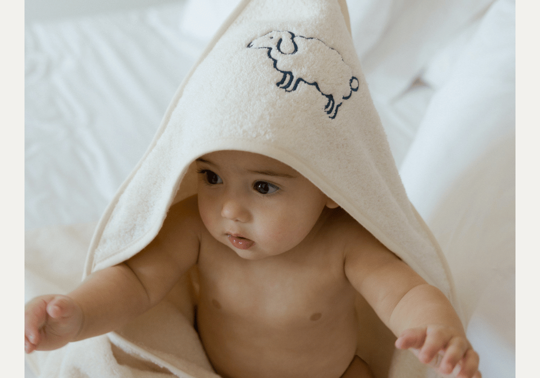 Mira baby towels with embroidery: Personalise every detail