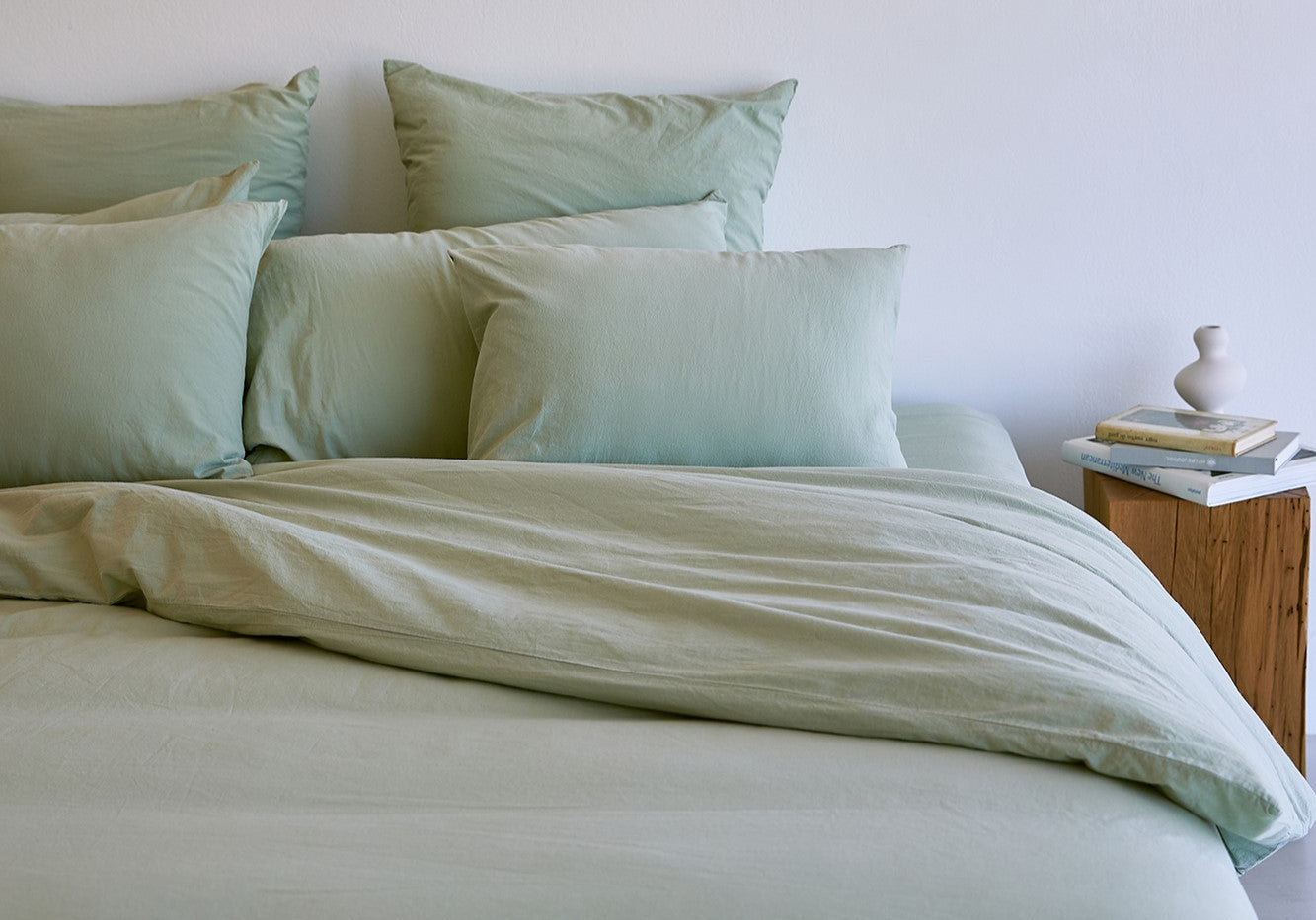 What is the best bed linen for hot weather?