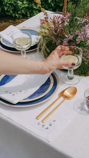 Mafra napkin and placemat with flower embroidery