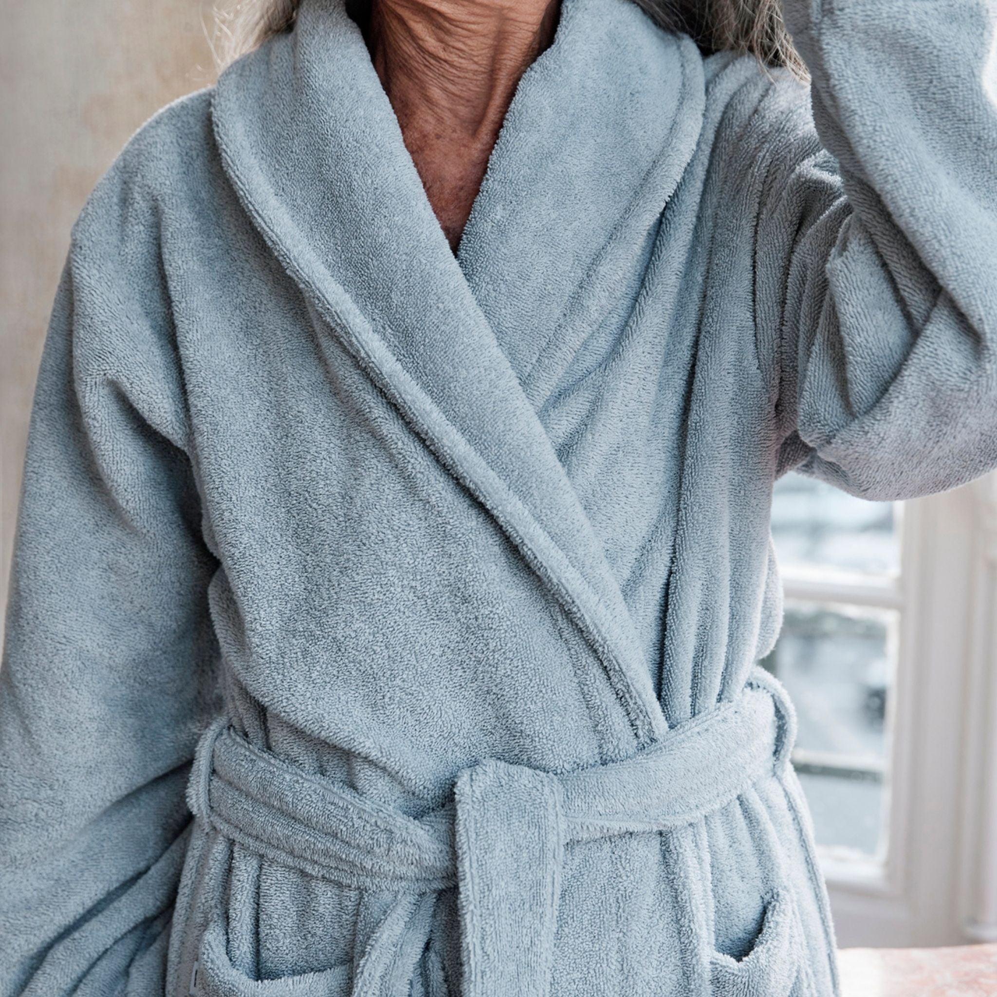 torres-novas-bath-bathrobes-plain-adult-silver-grey-lifestyle-1.jpg
