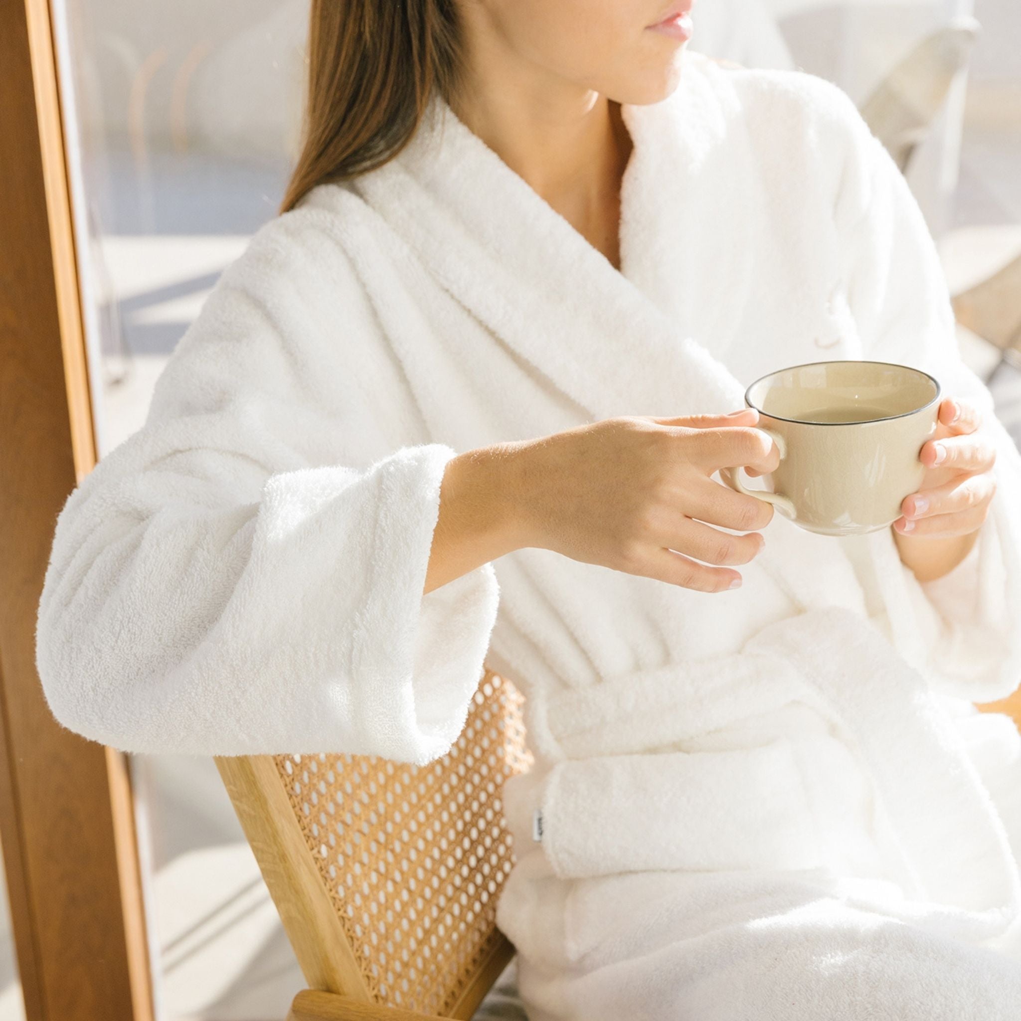 torres-novas-bath-bathrobes-plain-adult-white-lifestyle-1.jpg