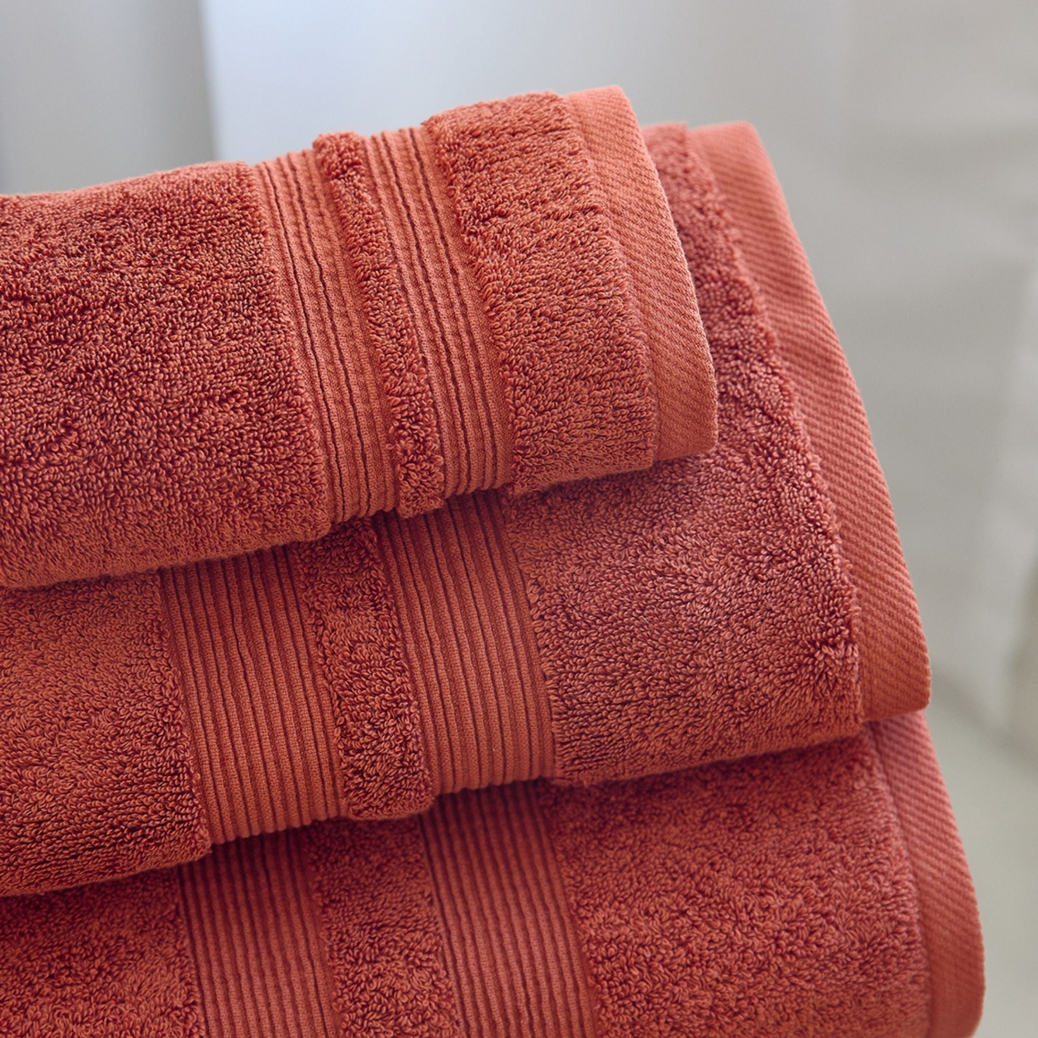 torres-novas-bath-elegance-plain-3-piece-towel-set-cognac-lifestyle-1.jpg