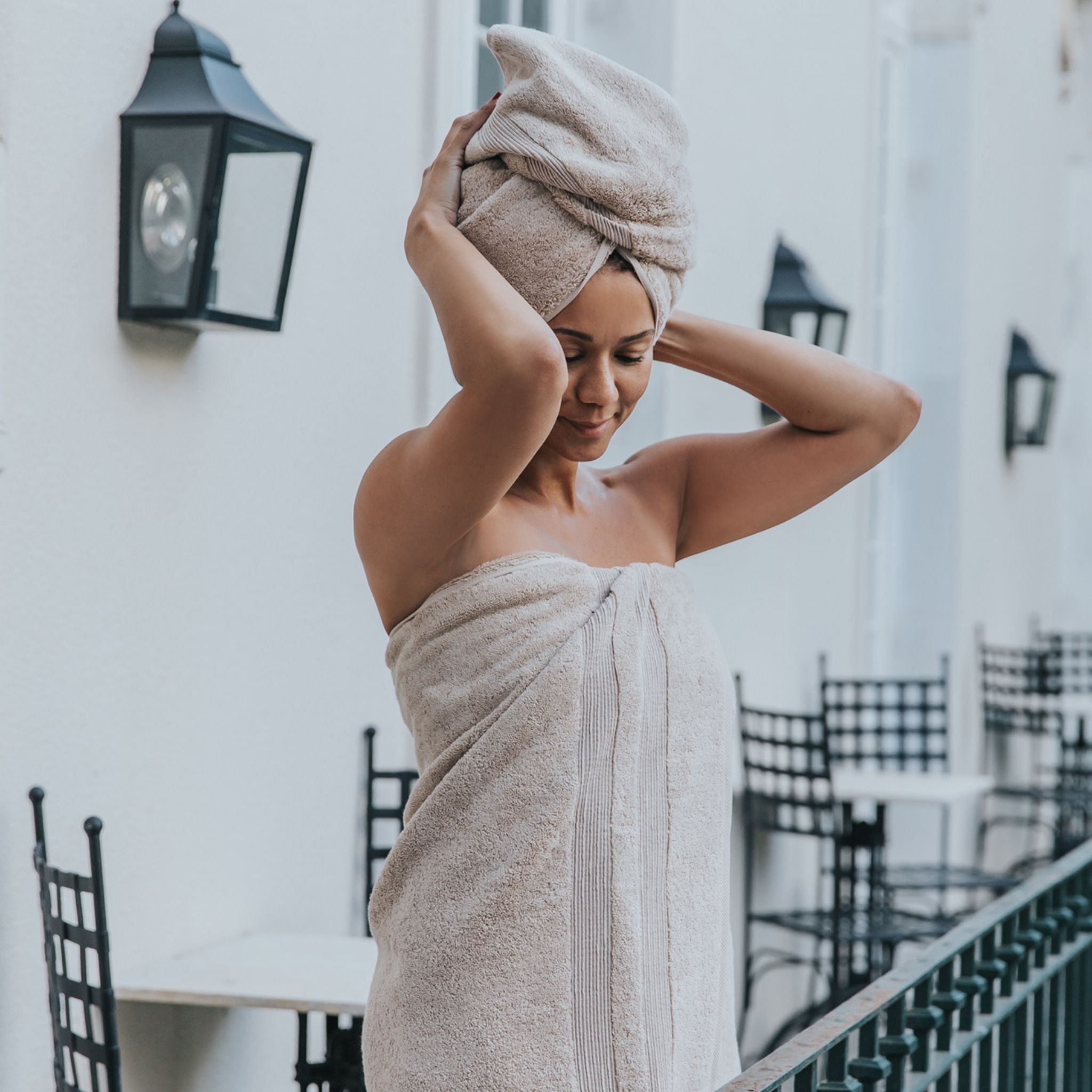 torres-novas-bath-elegance-plain-bath-towel-beige-lifestyle-3.jpg