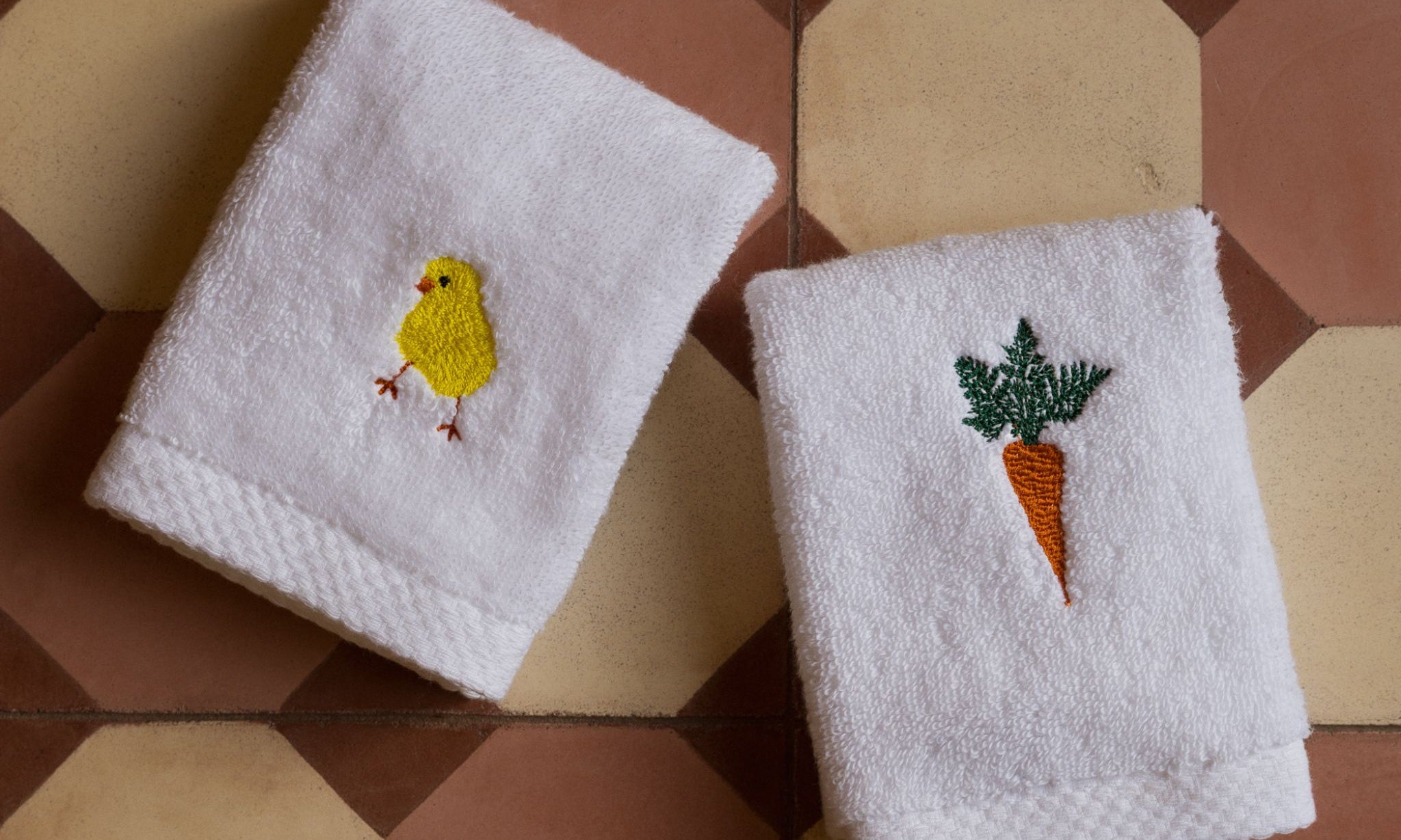 torres-novas-bath-embroidery-retro-guest-towel-easter-lifestyle-1_1b093b57-6725-4873-8a6c-e6ae0065d2d1.jpg