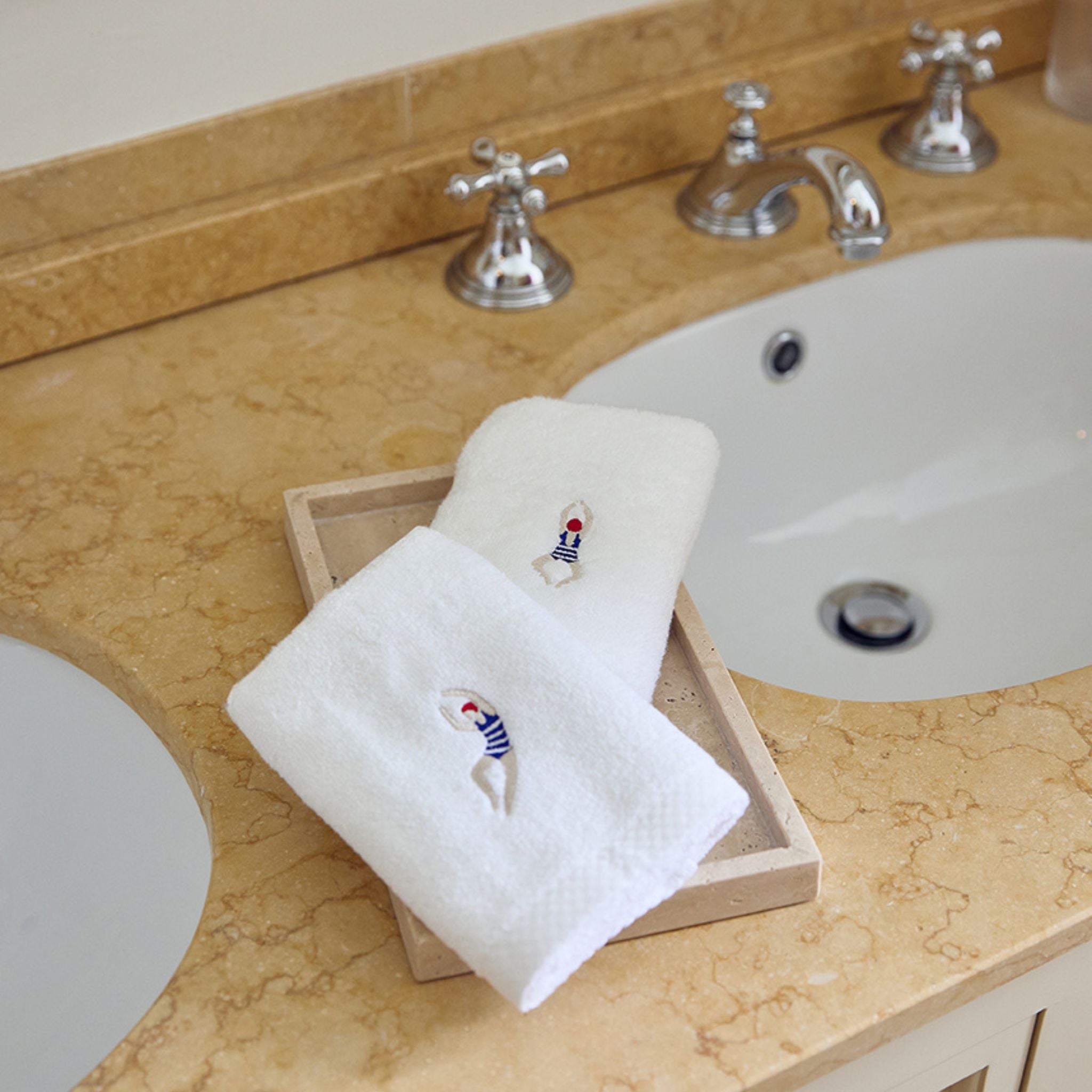 Toalla de bidé y toalla facial de lujo con deportistas retro 