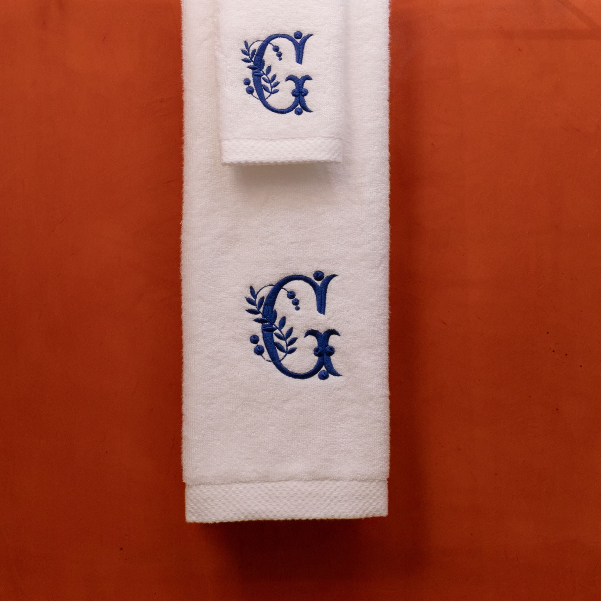 torres-novas-bath-luxus-embroidery-christmas-hand-and-face-towel-white-lifestyle-12.jpg