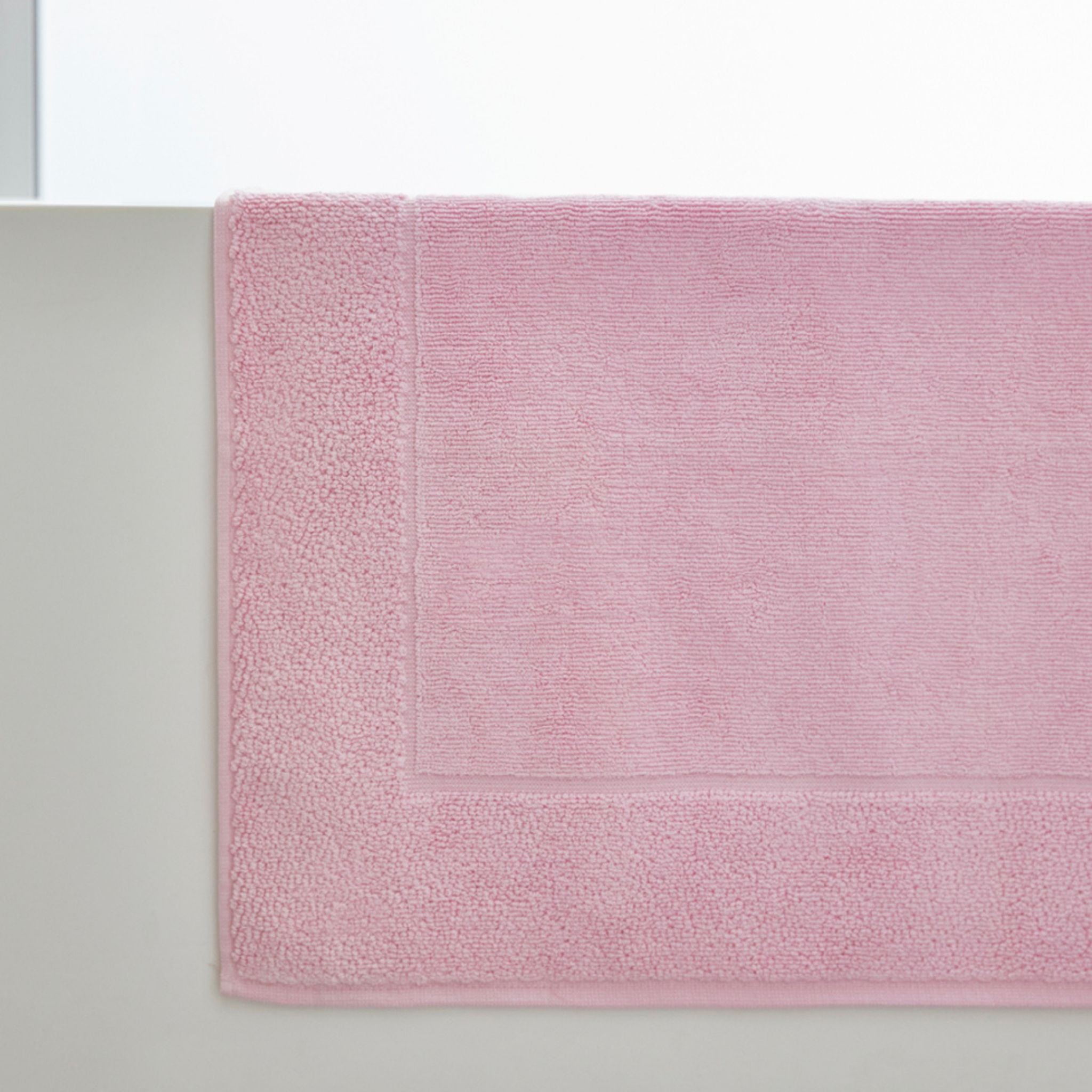 torres-novas-bath-mats-plain-bath-mat-baby-pink-lifestyle-2.jpg