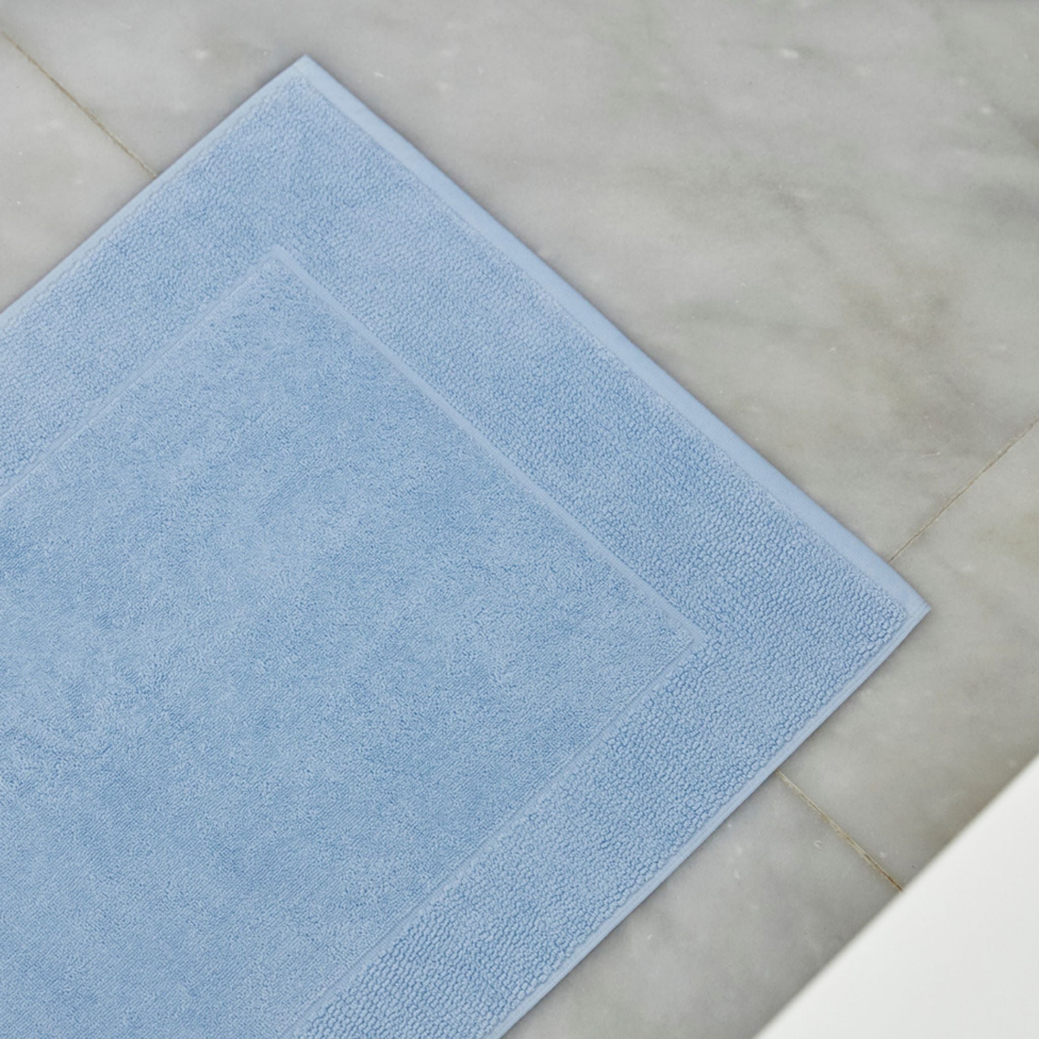 torres-novas-bath-mats-plain-bath-mat-light-blue-lifestyle-1.jpg