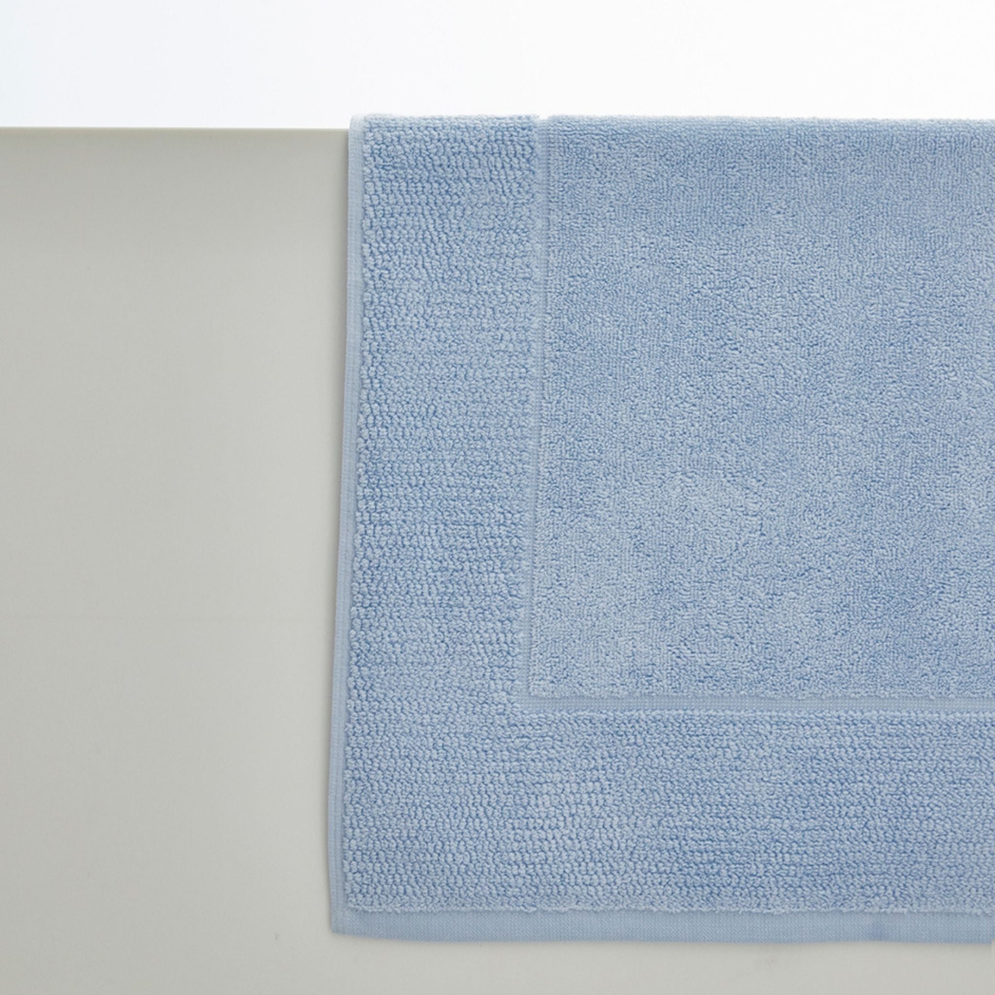 torres-novas-bath-mats-plain-bath-mat-light-blue-lifestyle-2.jpg