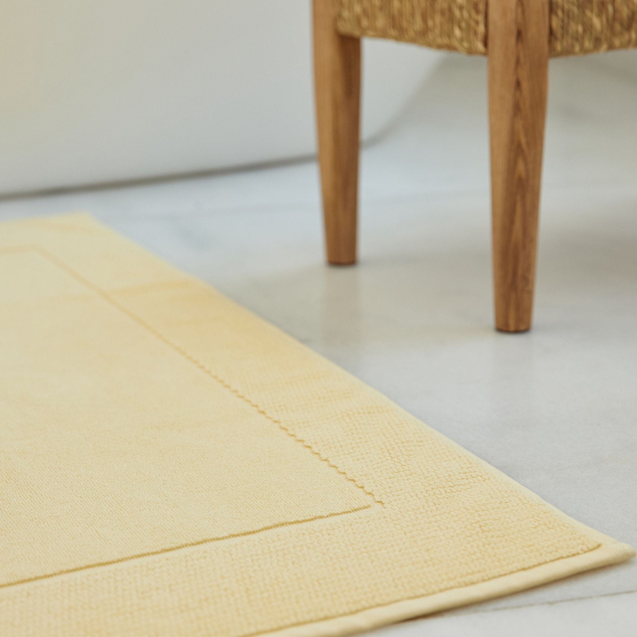 torres-novas-bath-mats-plain-bath-mat-yellow-chic-lifestyle-1.jpg
