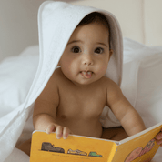 Serviette pour bébé Mira avec broderie