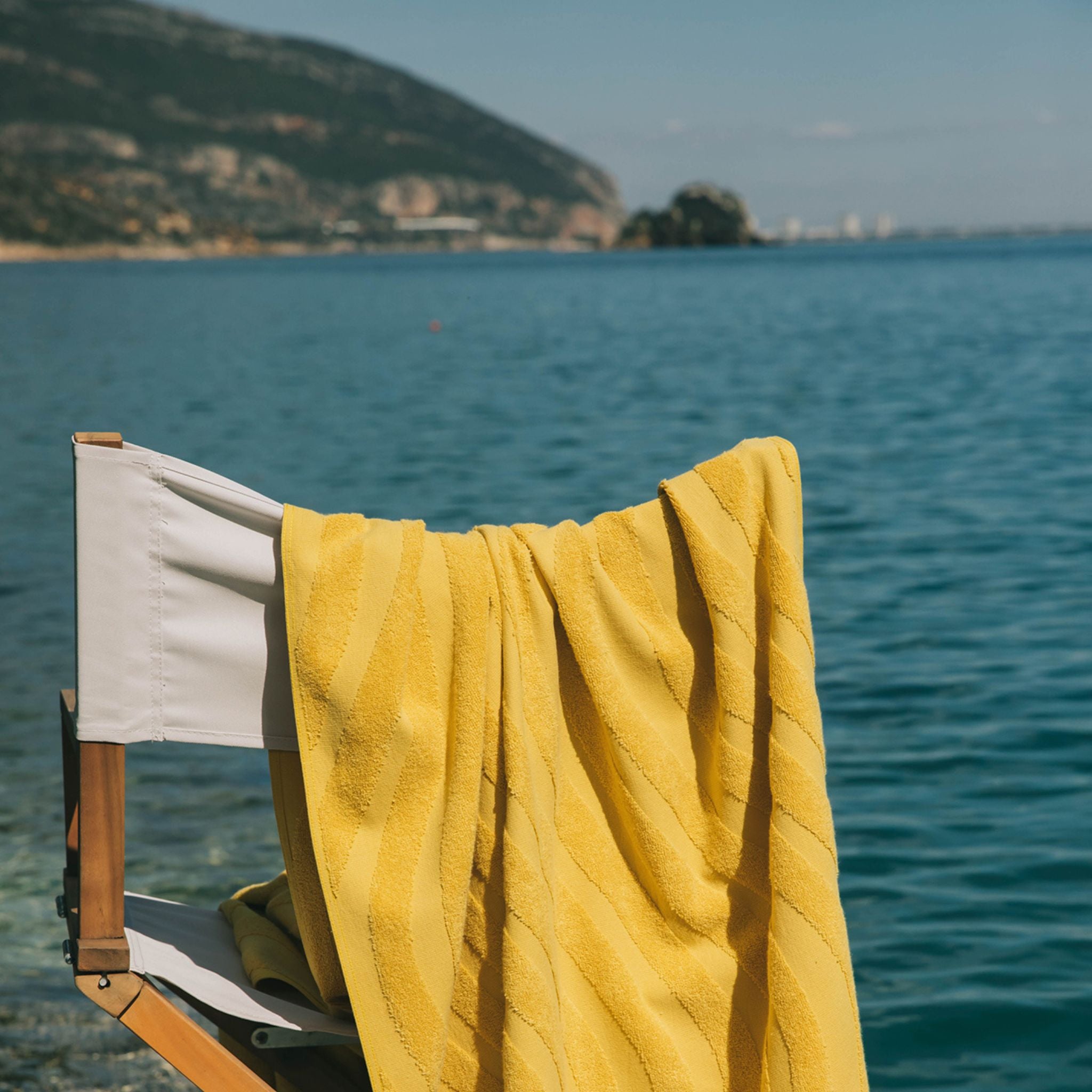 torres-novas-beach-mar-waves-towel-saffron-yellow-lifestyle-2.jpg