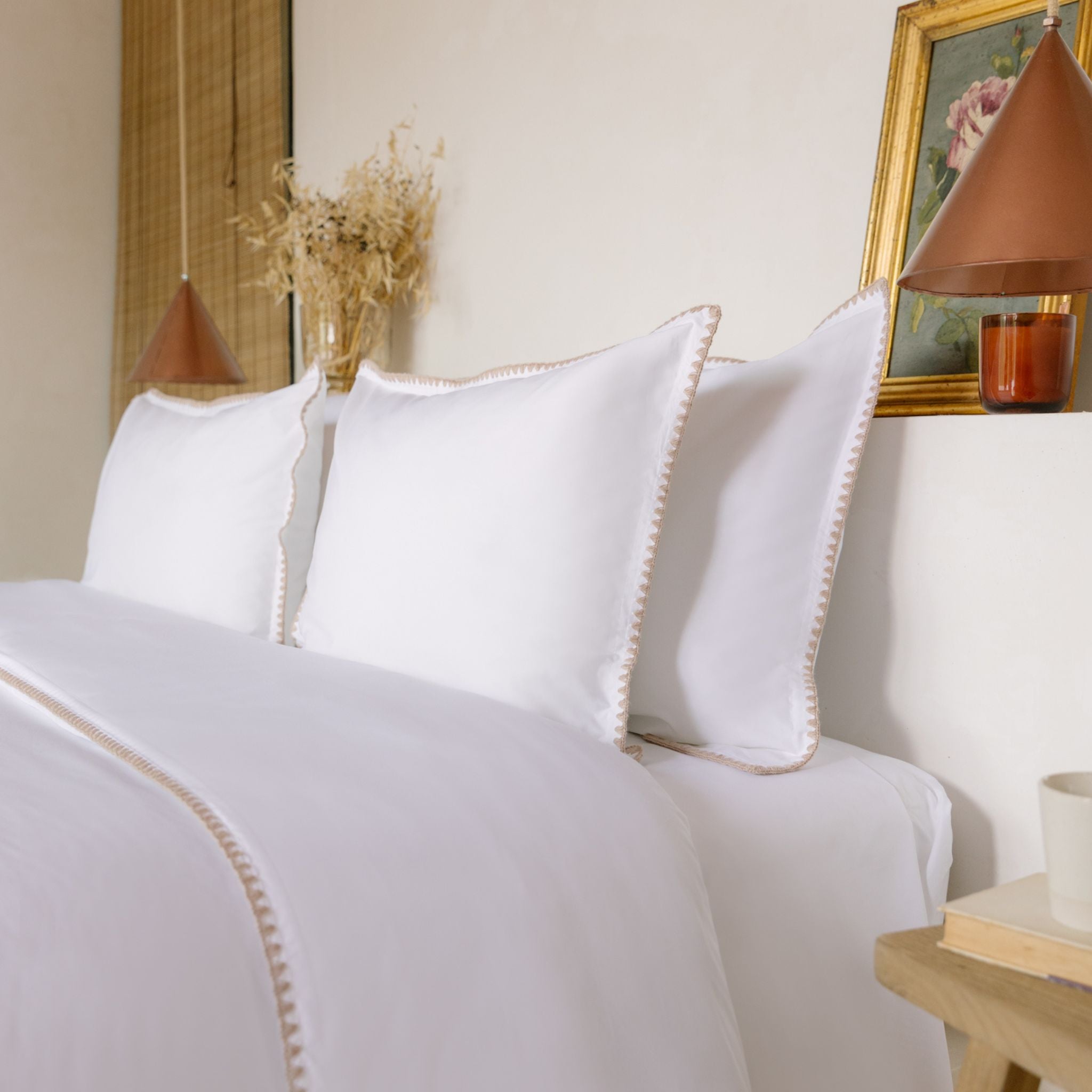 torres-novas-bed-cascais-percale-shell-stitch-bed-linen-beige-lifestyle-2.jpg