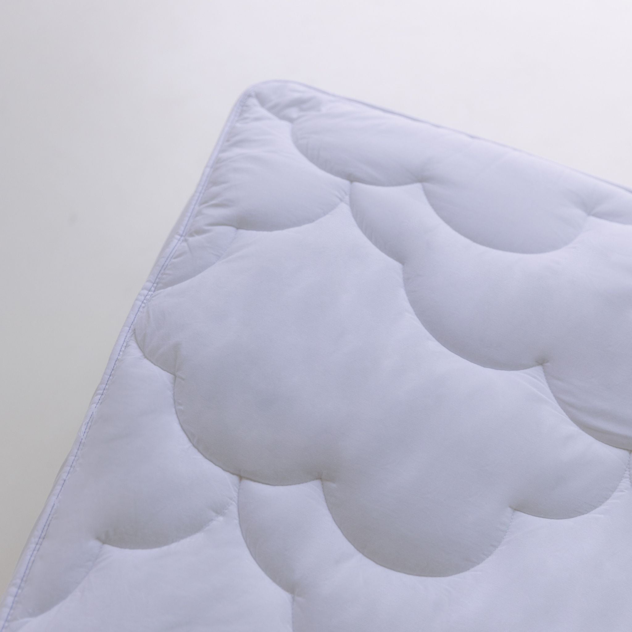 torres-novas-bed-inserts-cloud-topper-white-lifestyle-3_ac7a7cd3-b738-454c-acfa-4529c8adf0ff.jpg