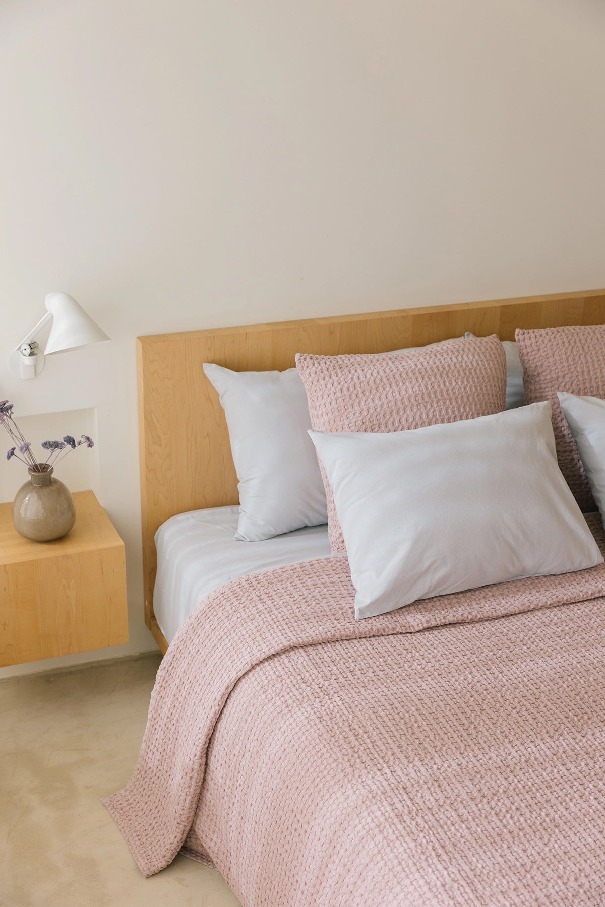 Old pink Santa Luzia Waffle Bedspreads