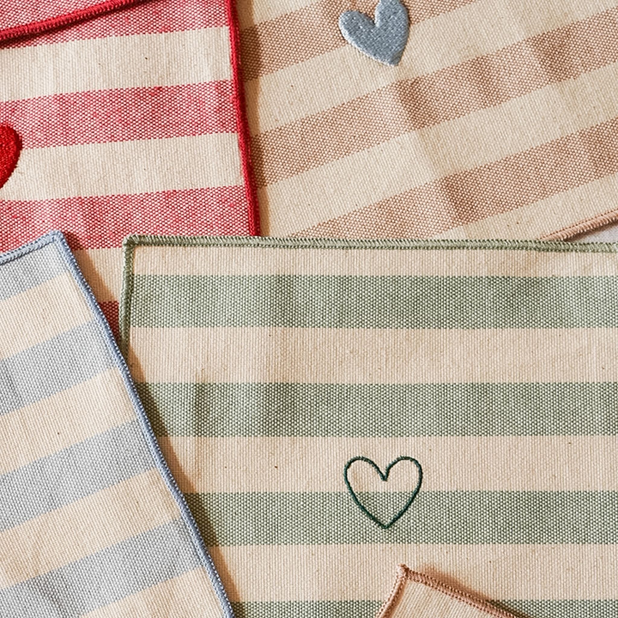 torres-novas-table-barra-embroidery-heart-cocktail-napkin-multiple-colours-lifestyle-1.jpg