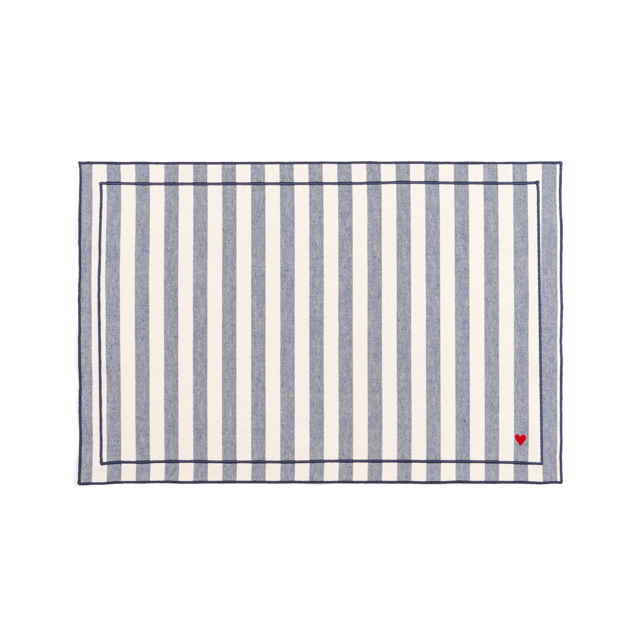Roupa de mesa Barra, em algodão, com corações bordados