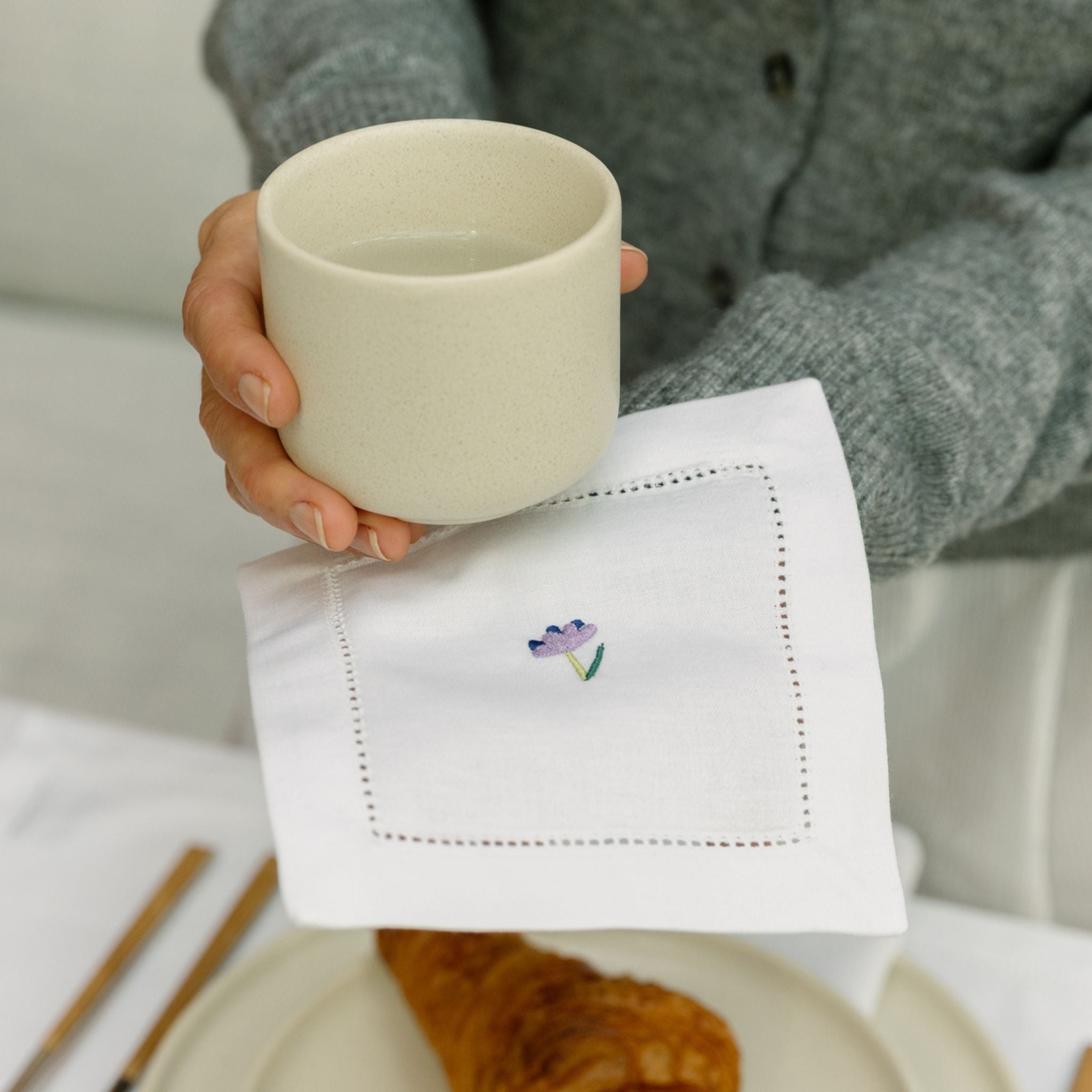 torres-novas-table-mafra-cotton-embroidery-flowers-cocktail-napkin-white-lifestyle-2.jpg