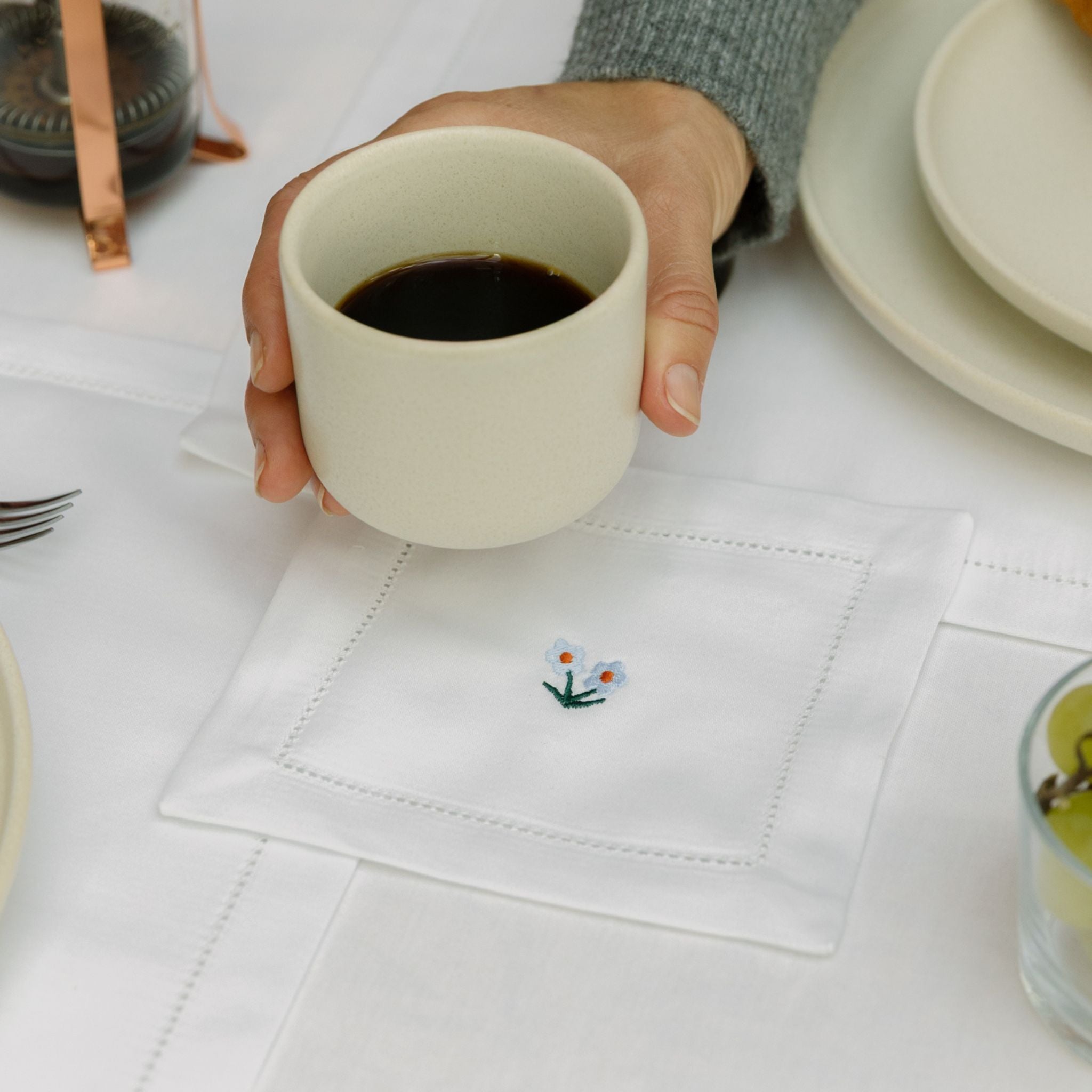 torres-novas-table-mafra-cotton-embroidery-flowers-cocktail-napkin-white-lifestyle-3.jpg