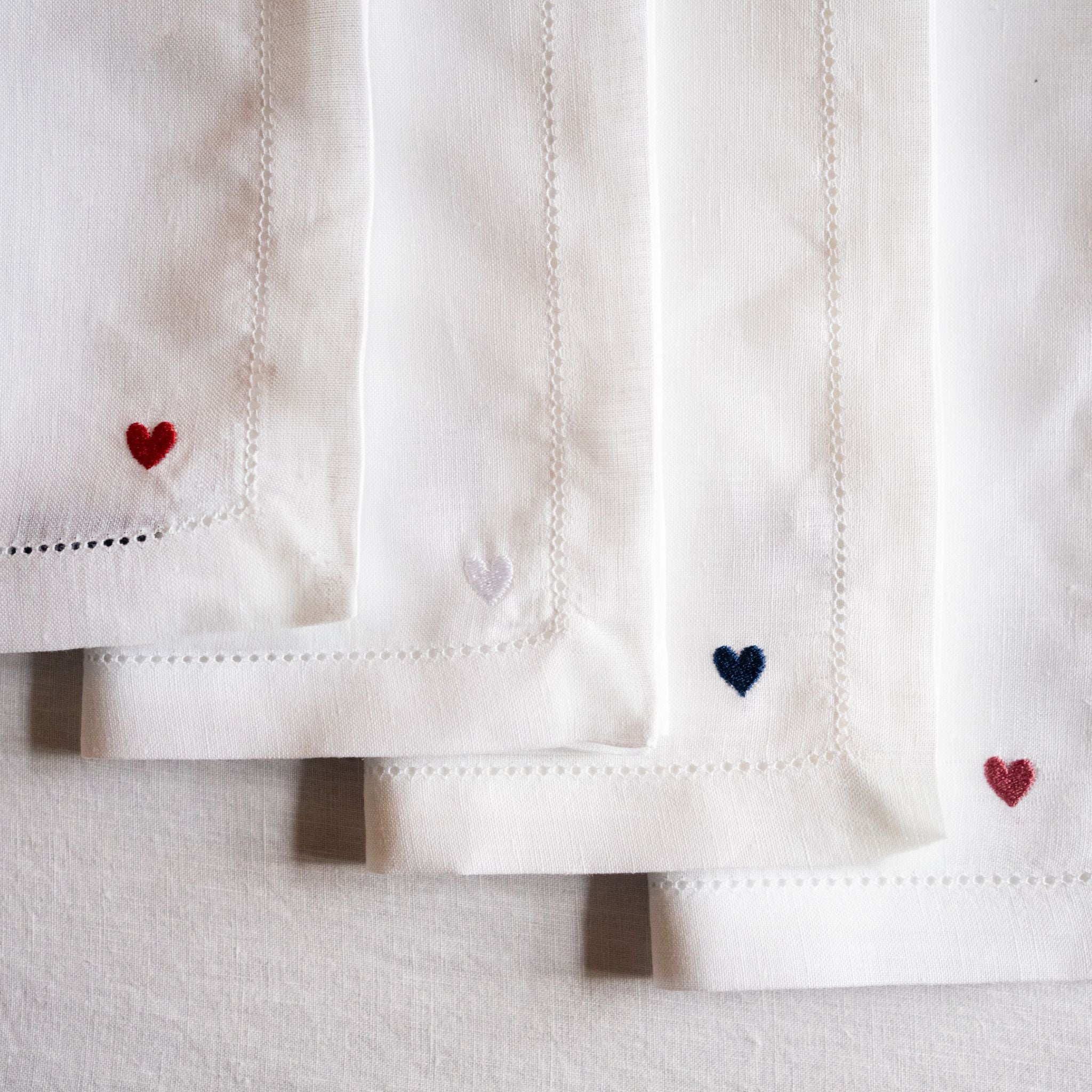 Mafra table linen with heart embroidery
