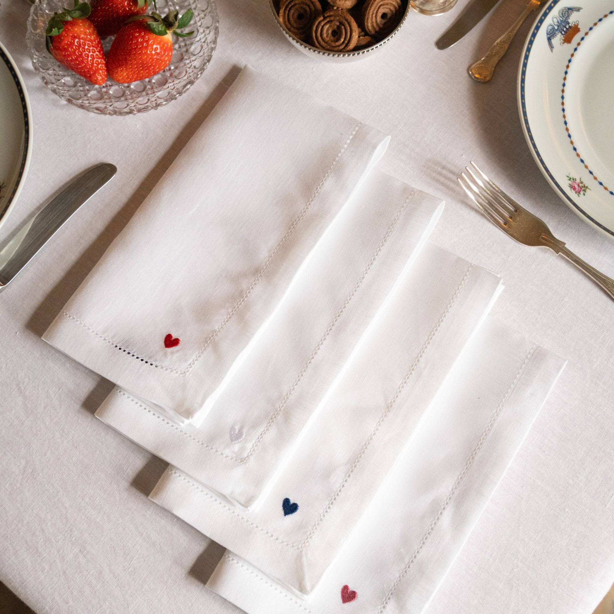 Mafra table linen with heart embroidery