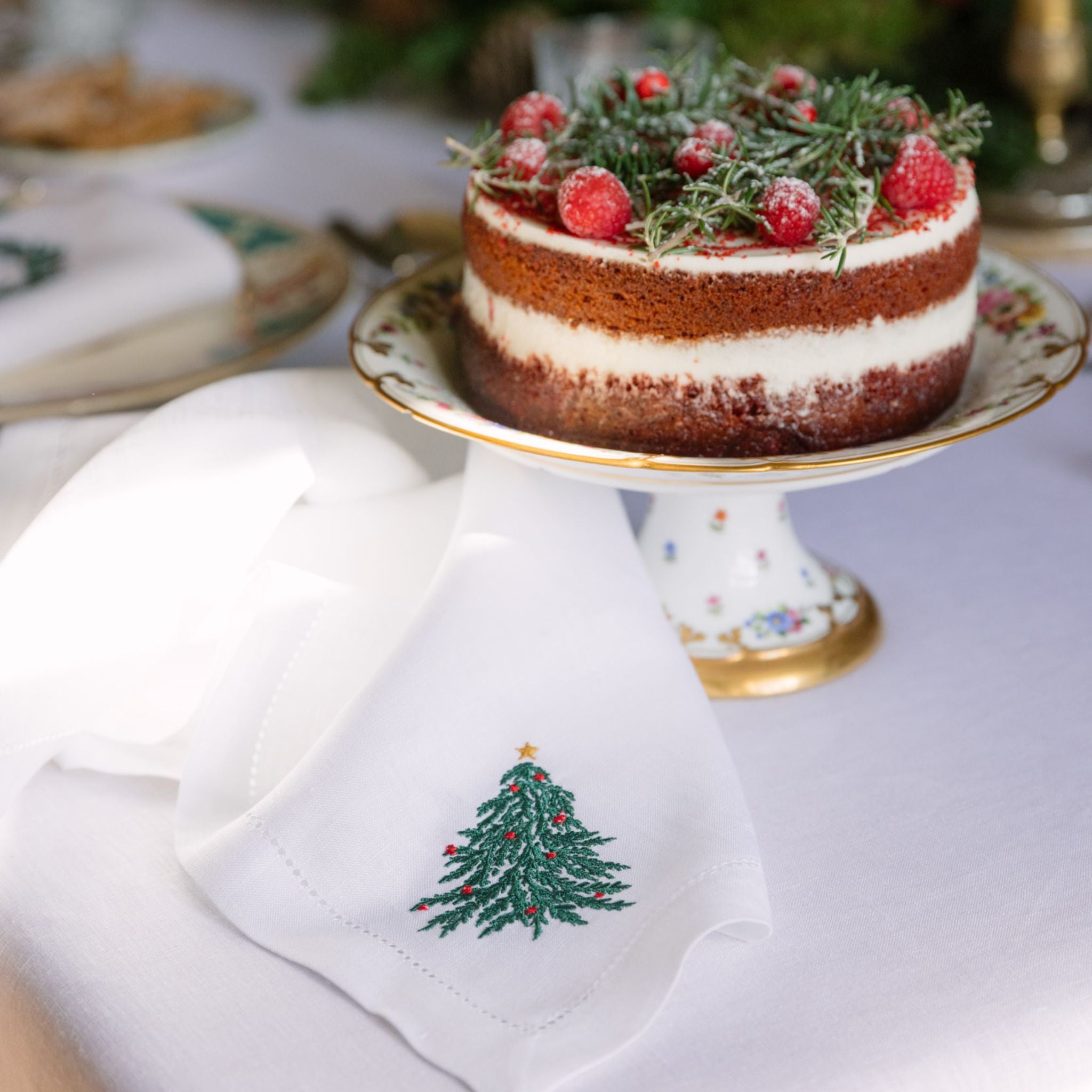 torres-novas-table-mafra-embroidery-xmas-cocktail-napkin-tree-lifestyle-3_2_84a42240-c9f0-4166-a1e9-febeaf768be1.jpg