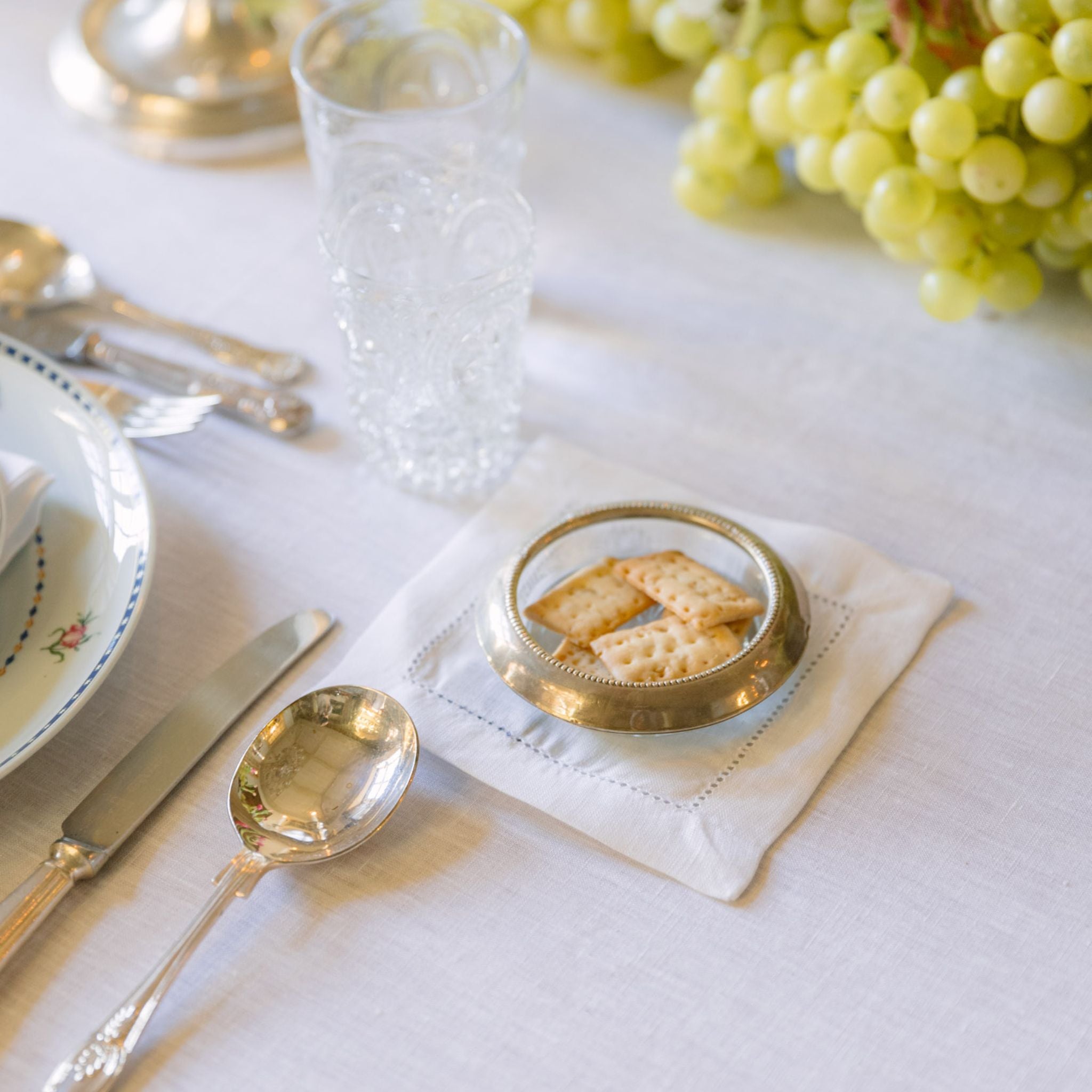 torres-novas-table-mafra-linen-cocktail-napkin-white-lifestyle-6.jpg
