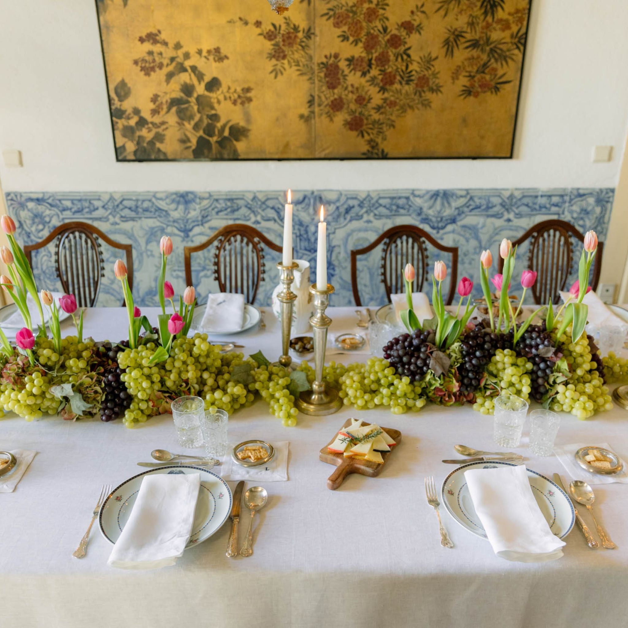 torres-novas-table-mafra-linen-tablecloth-white-lifestyle-1.jpg