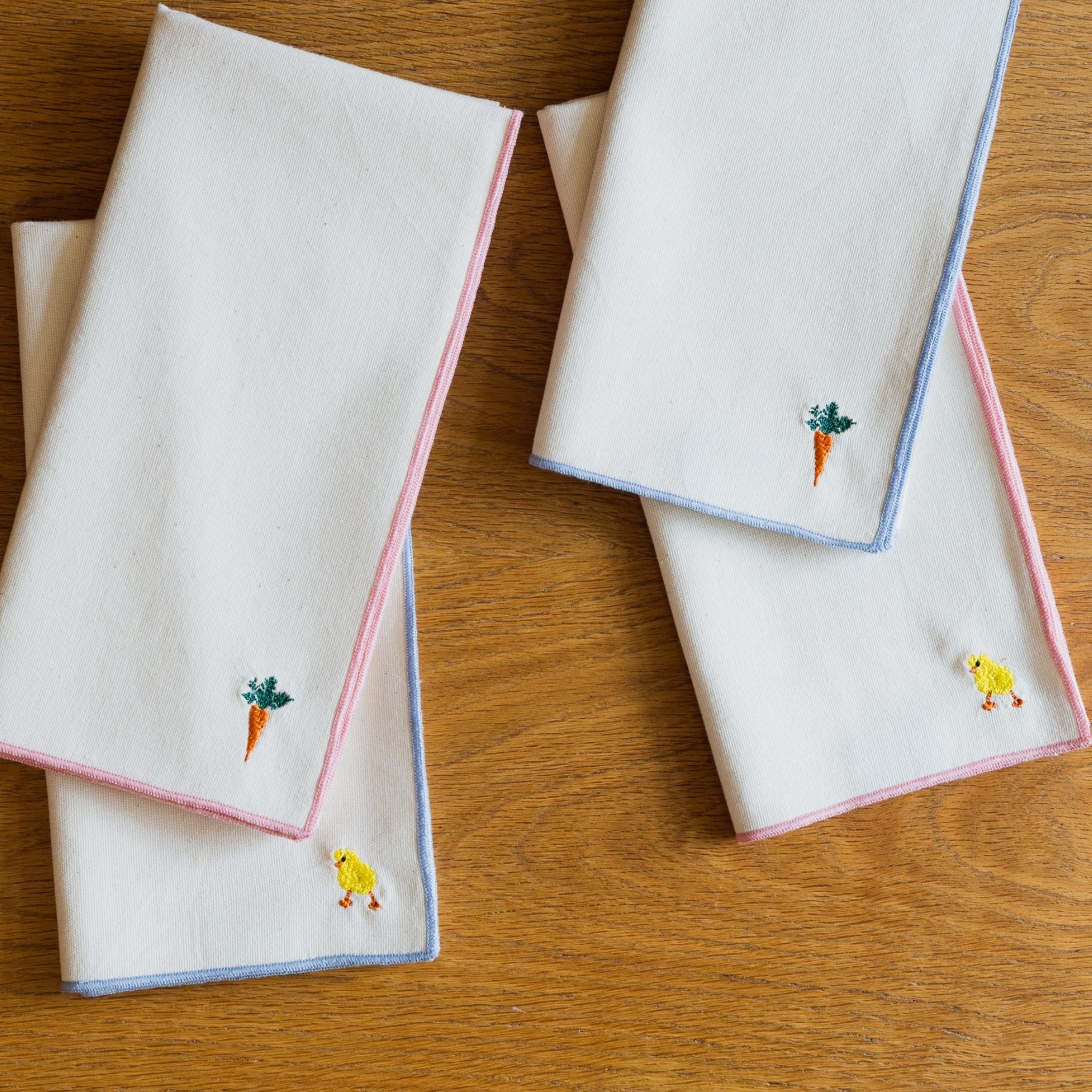 Nazaré ecru cotton table linen with embroidered Easter motifs