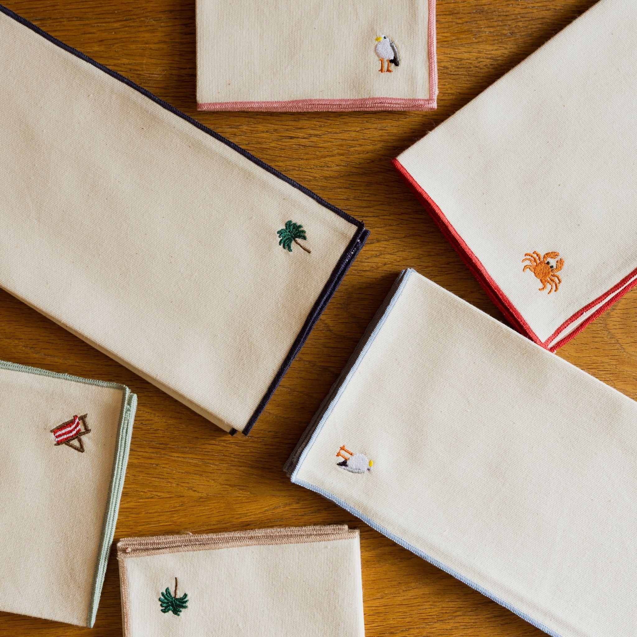 torres-novas-table-nazare-ecru-napkin-embroidery-summer-mix-lifestyle-1.jpg