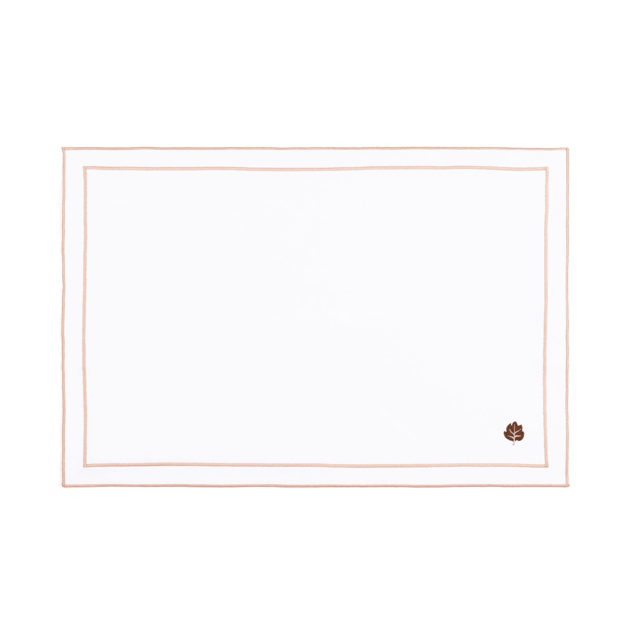 Roupa de mesa Nazaré branca, em algodão, com motivos de outono bordados