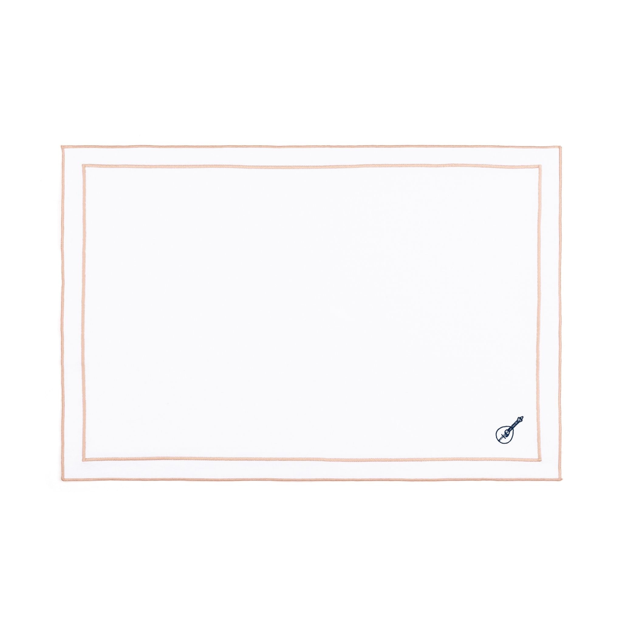 Roupa de mesa Nazaré branca, em algodão, com motivos inspirados em Portugal bordados