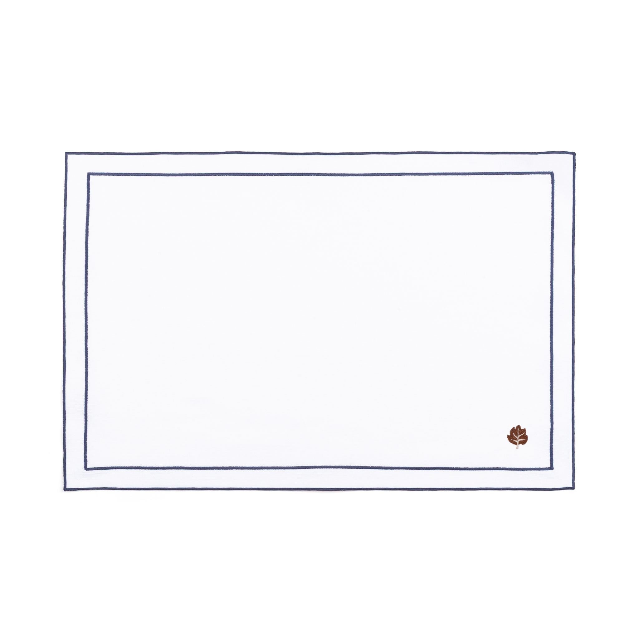 Roupa de mesa Nazaré branca, em algodão, com motivos de outono bordados