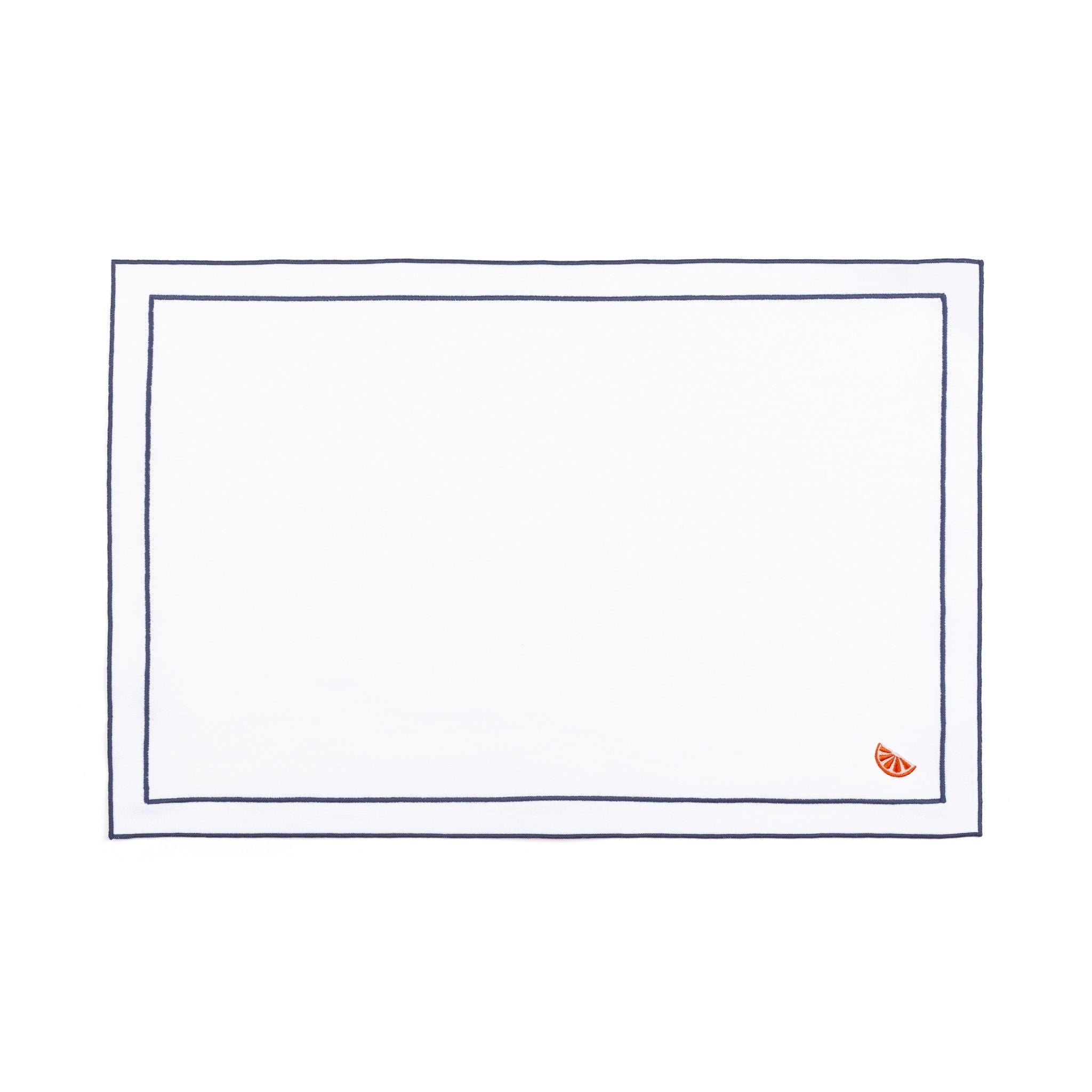 Roupa de mesa Nazaré branca, em algodão, com frutas bordadas