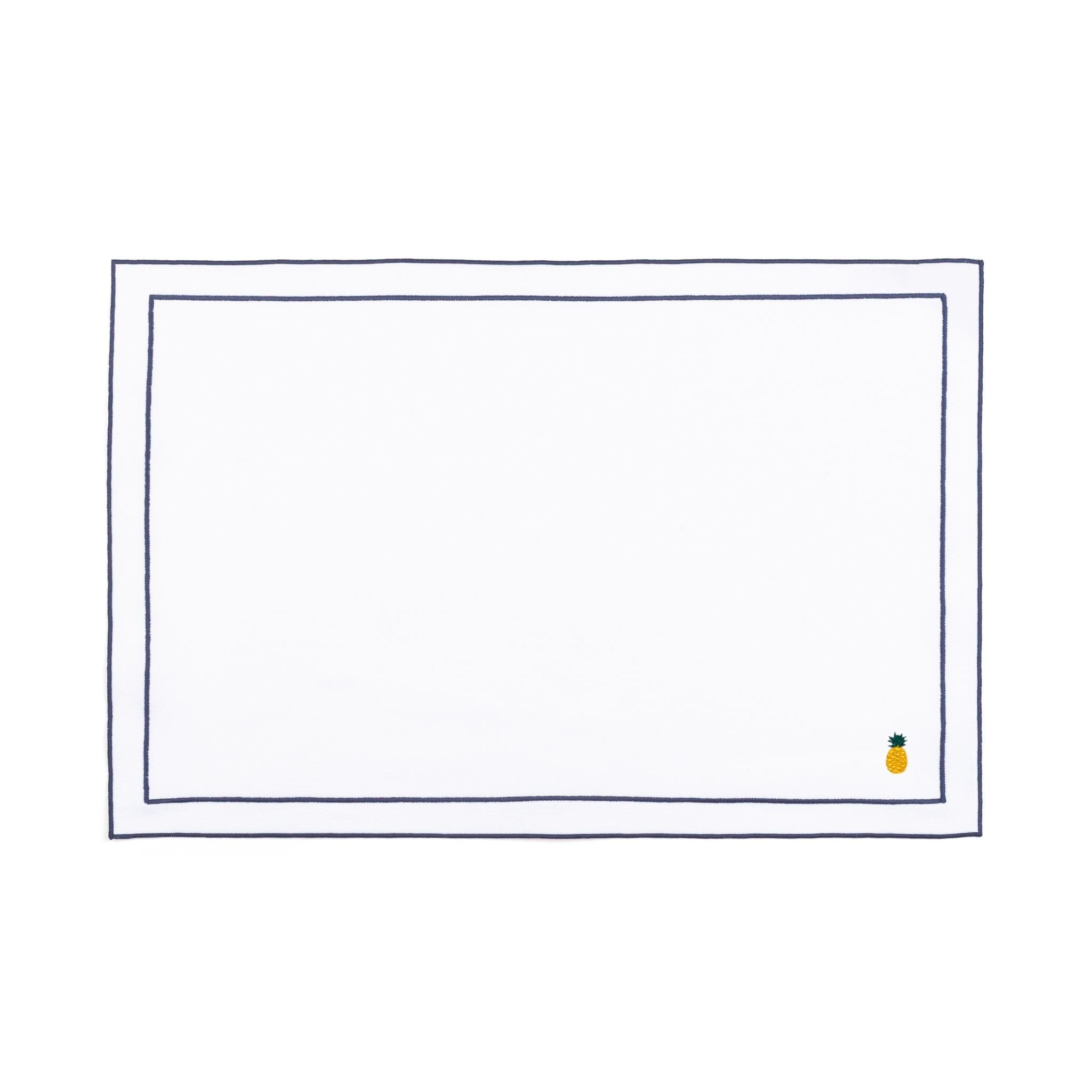 Roupa de mesa Nazaré branca, em algodão, com frutas bordadas