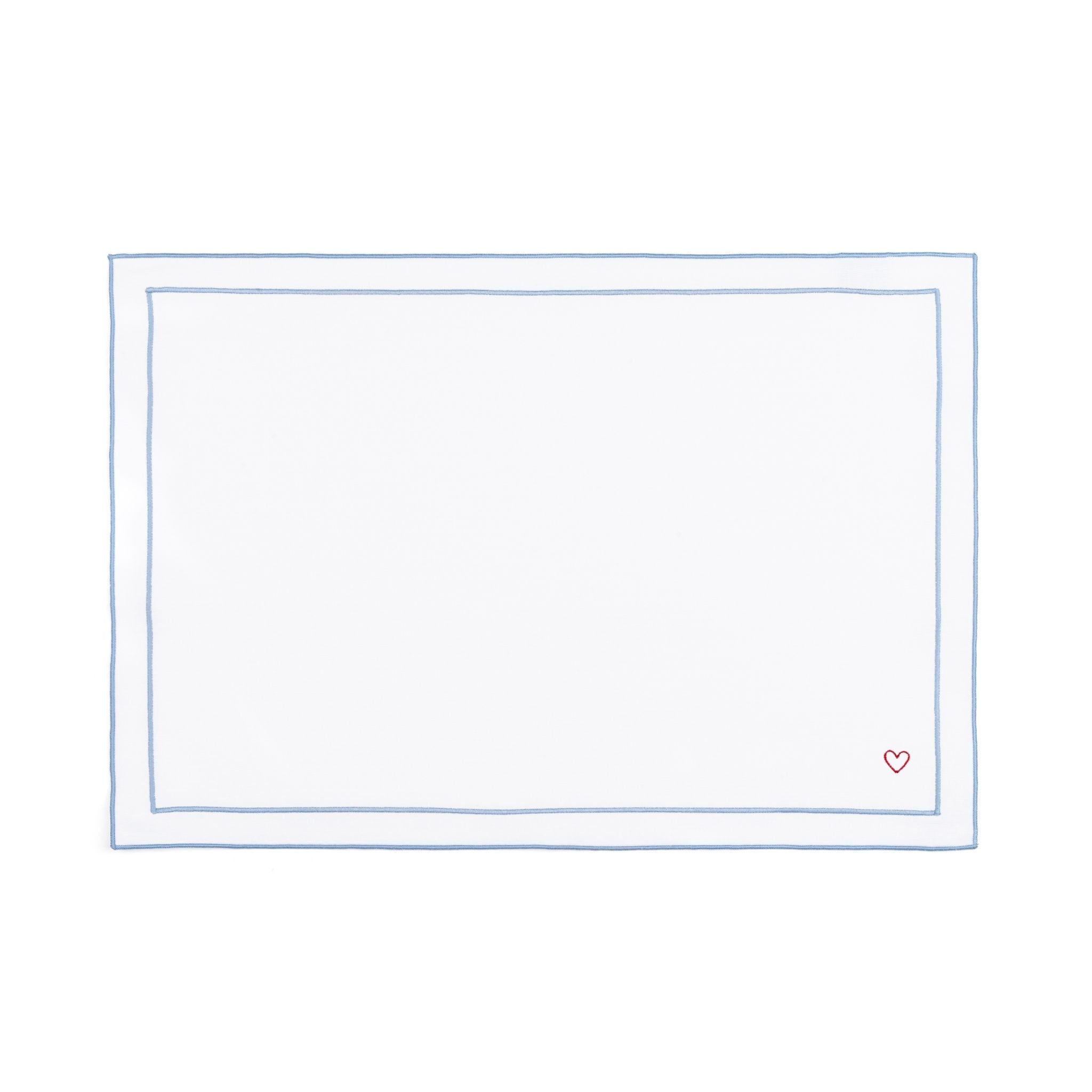 Roupa de mesa Nazaré branca, em algodão, com corações bordados