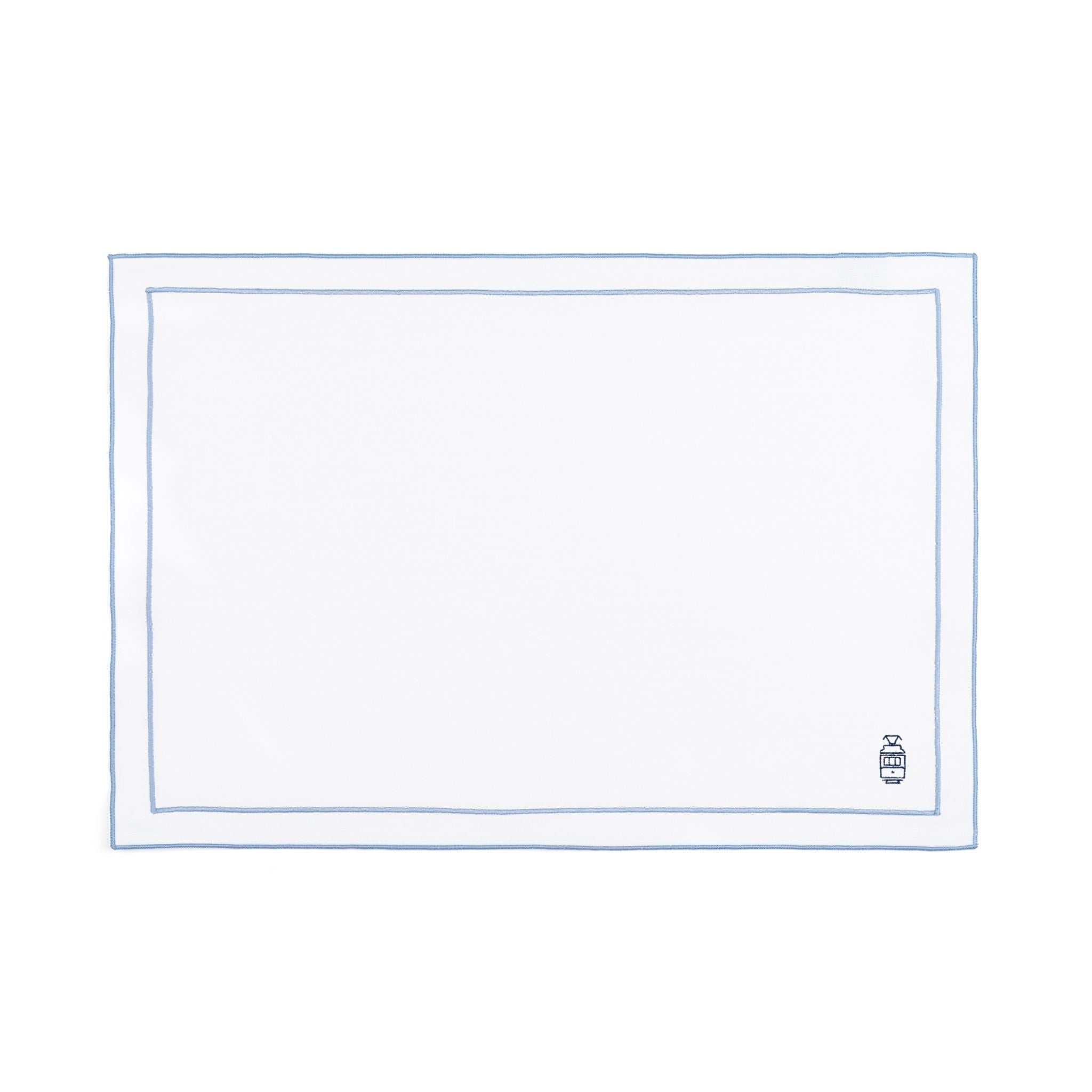 Roupa de mesa Nazaré branca, em algodão, com motivos inspirados em Portugal bordados