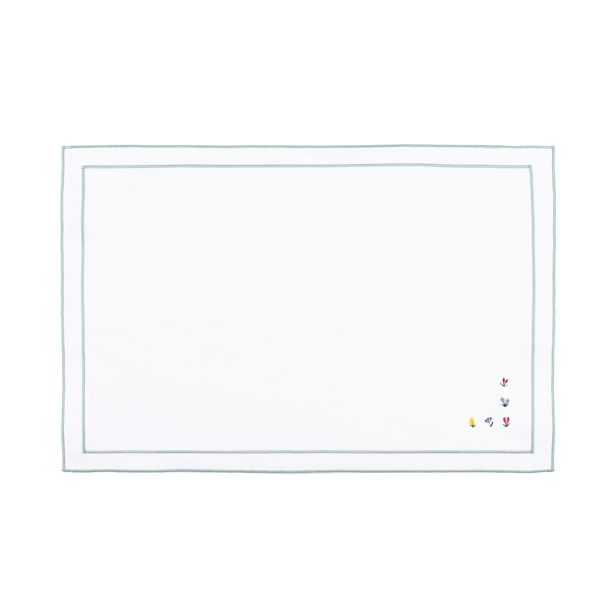 Mantelería Nazaré en blanco, en algodón, con flores bordadas