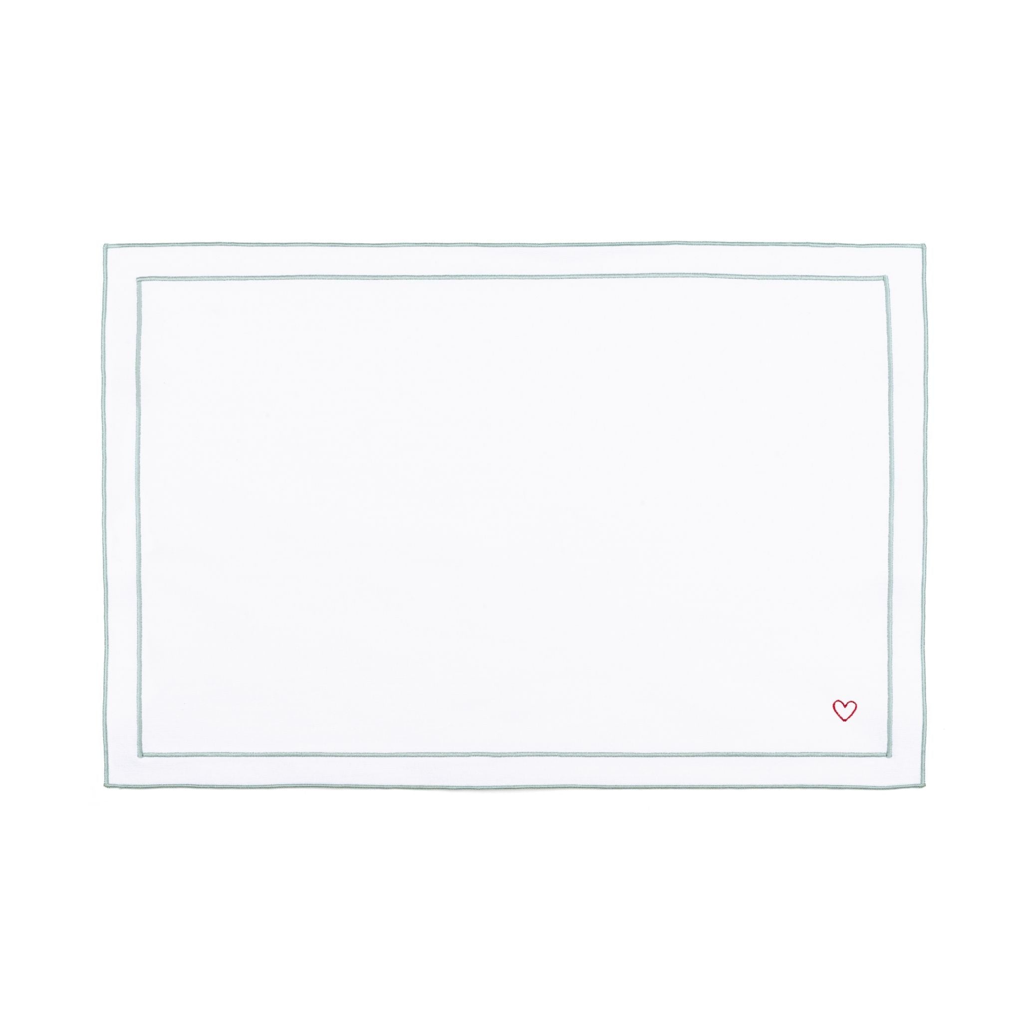 Roupa de mesa Nazaré branca, em algodão, com corações bordados