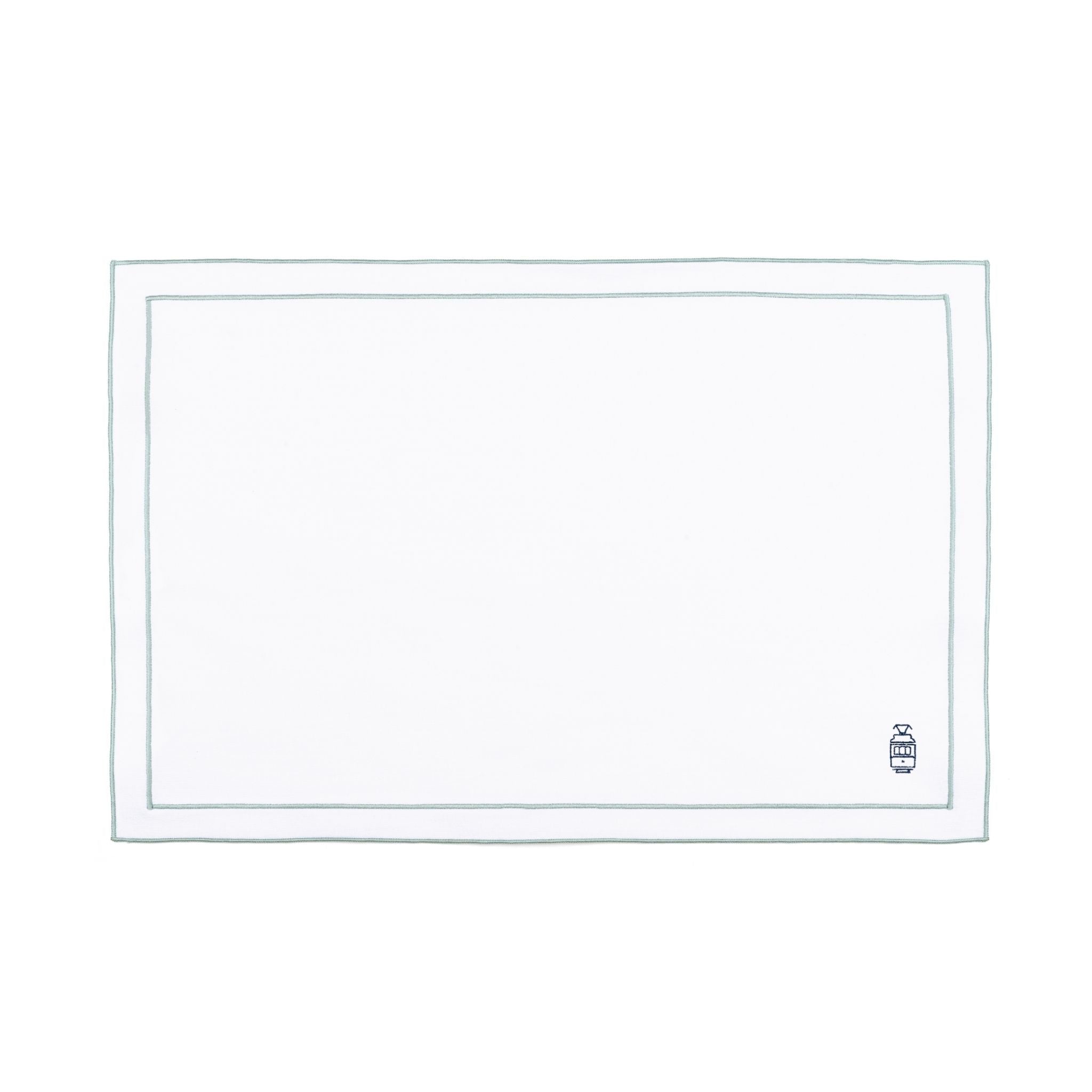 Roupa de mesa Nazaré branca, em algodão, com motivos inspirados em Portugal bordados